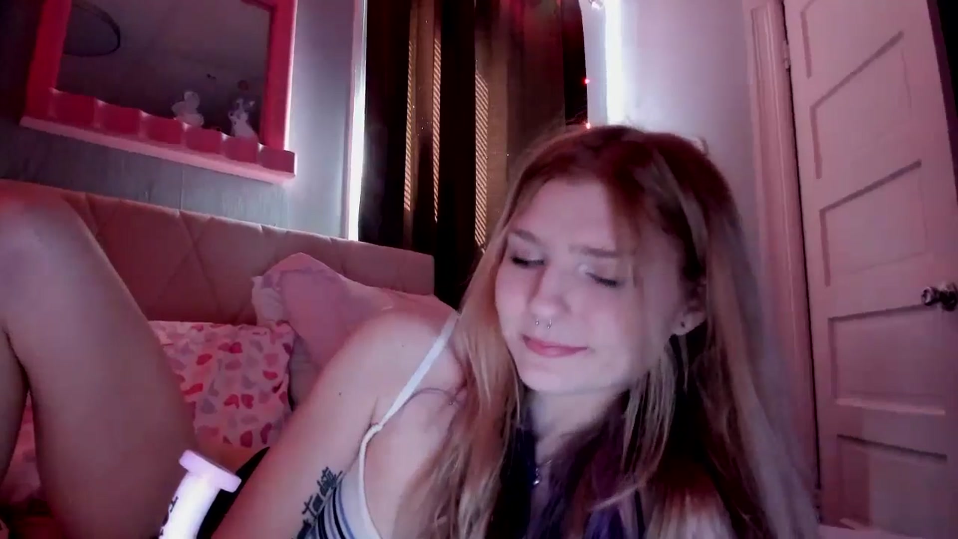 Gallery image thumbnail from DuckChan0's myfreecams stream on, 03/25/2026, 15:37 image 11 of 20