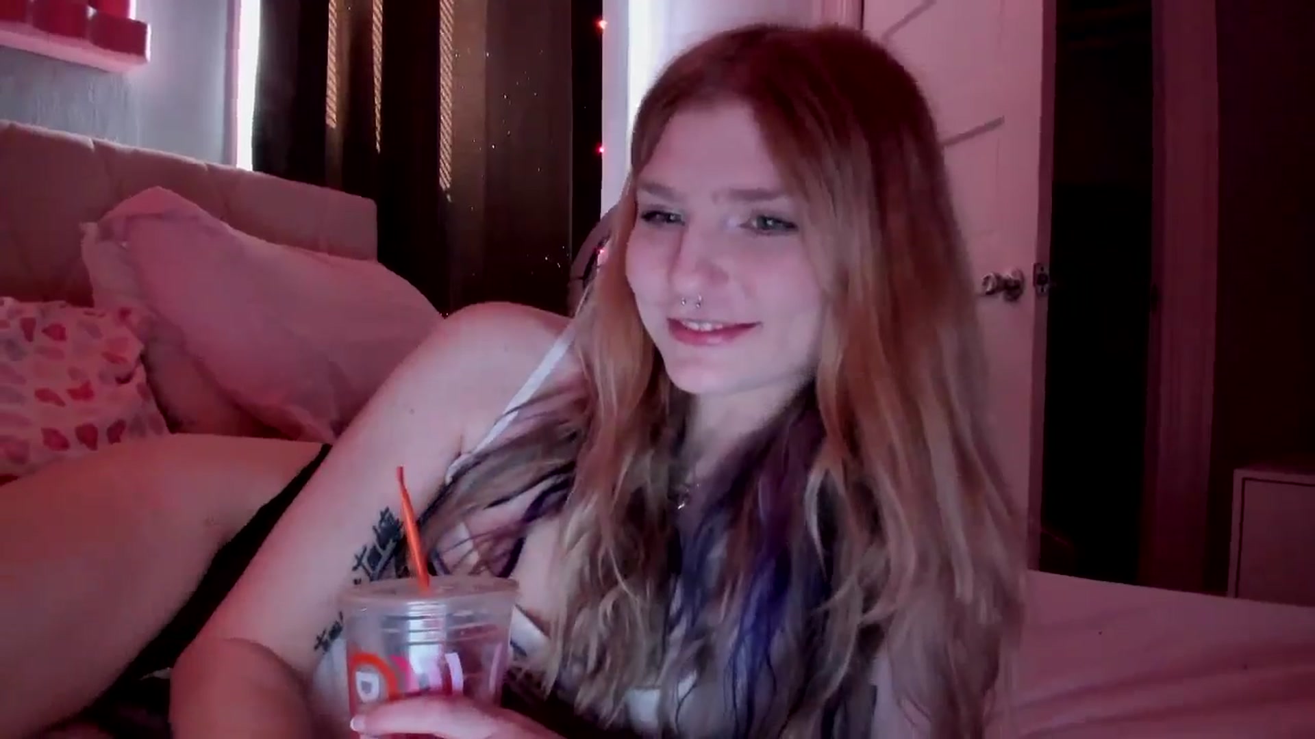 Gallery image thumbnail from DuckChan0's myfreecams stream on, 03/25/2026, 15:37 image 13 of 20