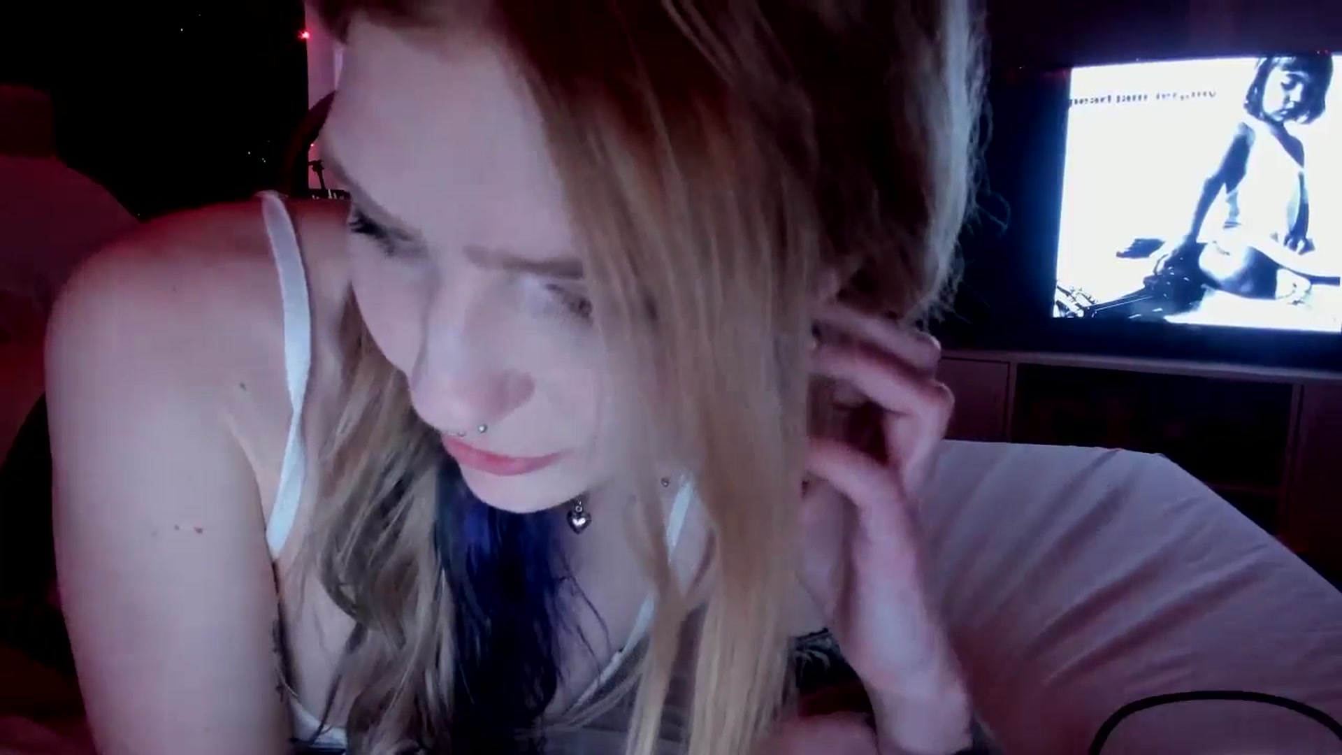 Gallery image thumbnail from DuckChan0's myfreecams stream on, 03/25/2026, 17:20 image 20 of 20