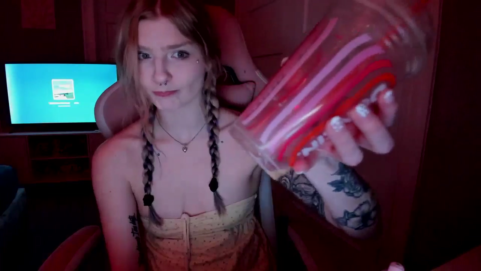 Gallery image thumbnail from DuckChan0's myfreecams stream on, 03/26/2026, 18:54 image 18 of 20