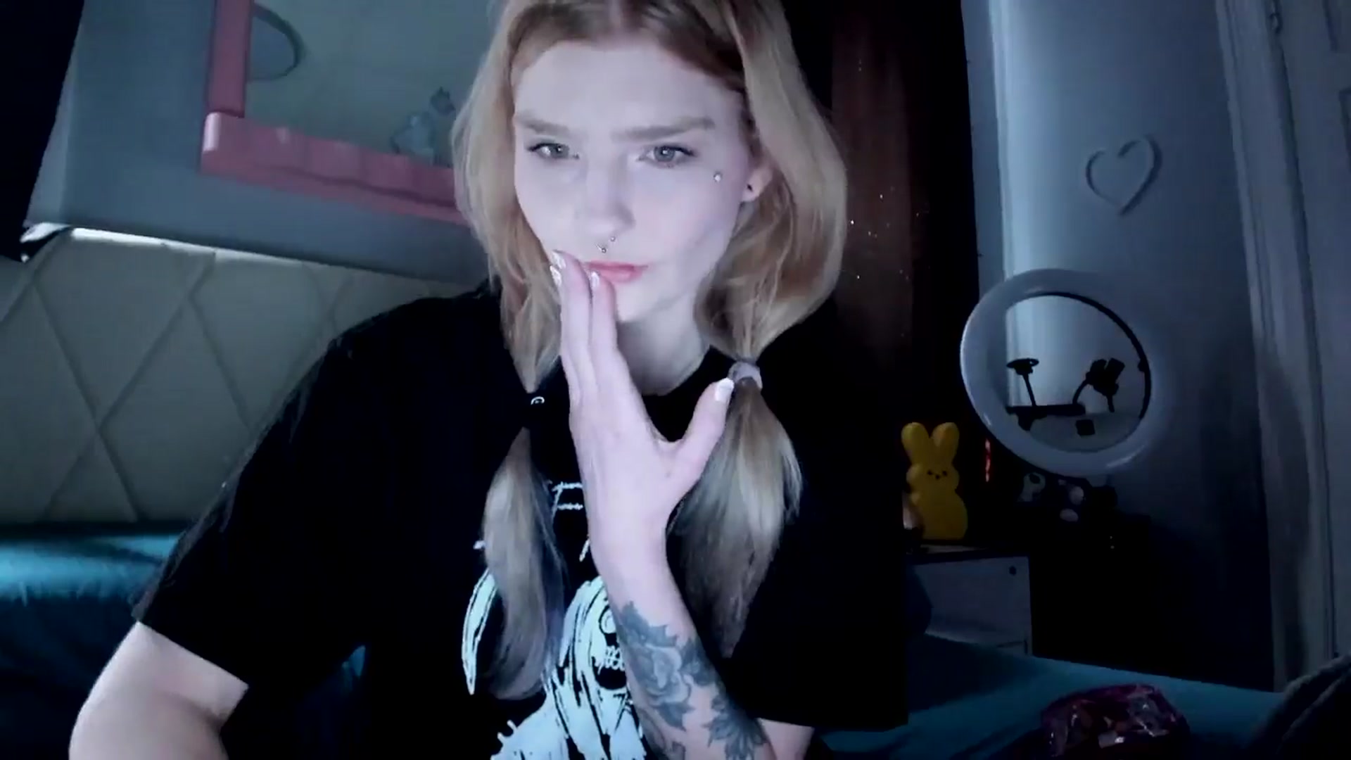 Gallery image thumbnail from DuckChan0's myfreecams stream on, 03/27/2026, 13:28 image 20 of 20