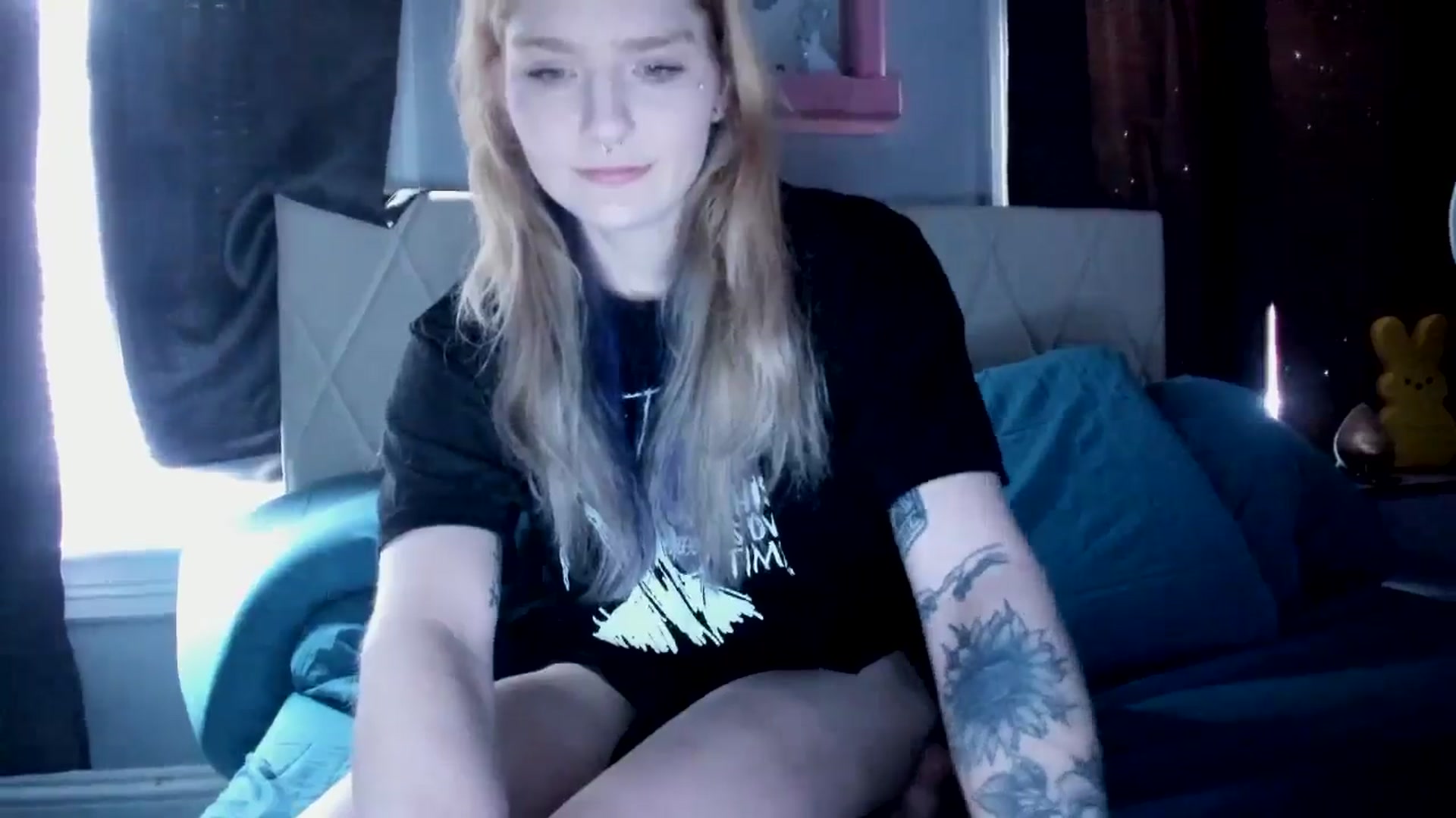 Gallery image thumbnail from DuckChan0's myfreecams stream on, 03/27/2026, 13:28 image 7 of 20