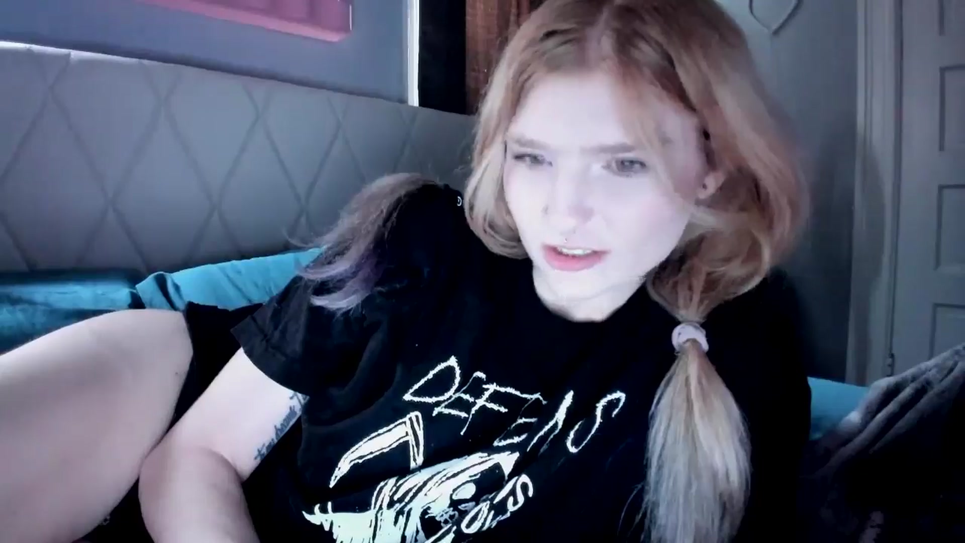 Gallery image thumbnail from DuckChan0's myfreecams stream on, 03/27/2026, 13:28 image 16 of 20