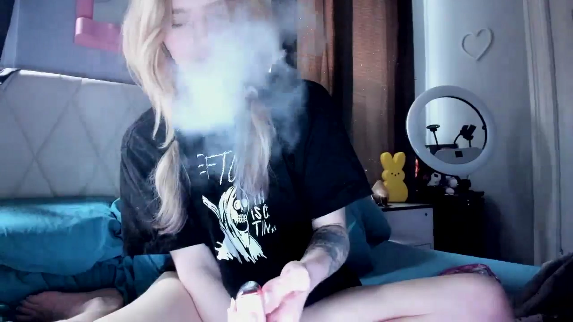 Gallery image thumbnail from DuckChan0's myfreecams stream on, 03/27/2026, 13:28 image 17 of 20