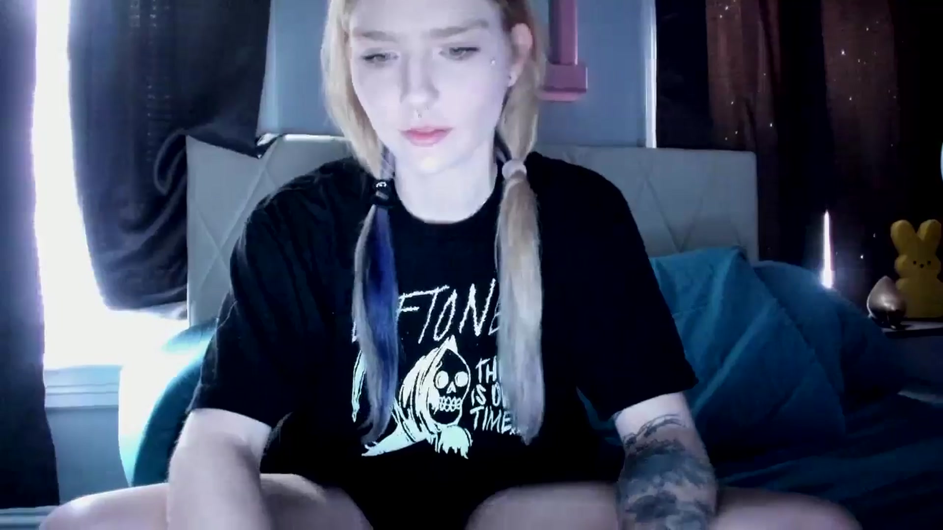 Gallery image thumbnail from DuckChan0's myfreecams stream on, 03/27/2026, 13:28 image 9 of 20