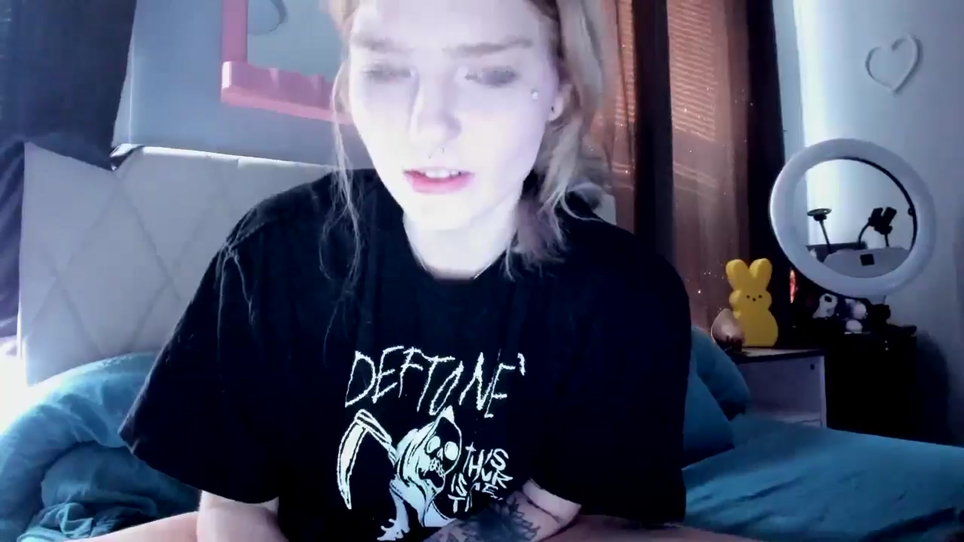 Gallery image thumbnail from DuckChan0's myfreecams stream on, 03/27/2026, 13:52 image 19 of 20