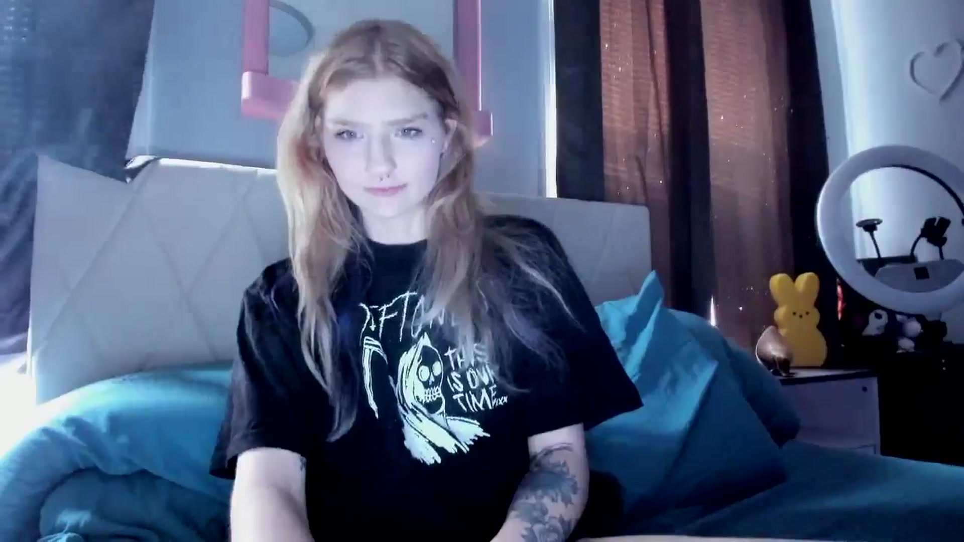 Gallery image thumbnail from DuckChan0's myfreecams stream on, 03/27/2026, 13:52 image 15 of 20