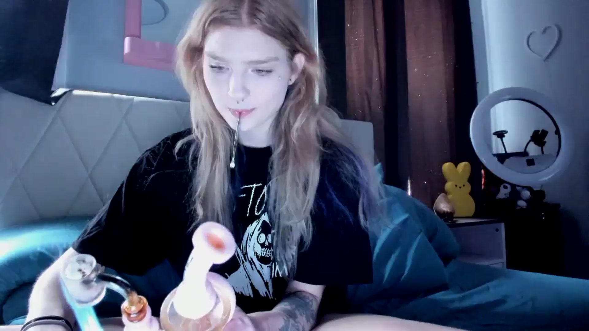Gallery image thumbnail from DuckChan0's myfreecams stream on, 03/27/2026, 13:52 image 12 of 20