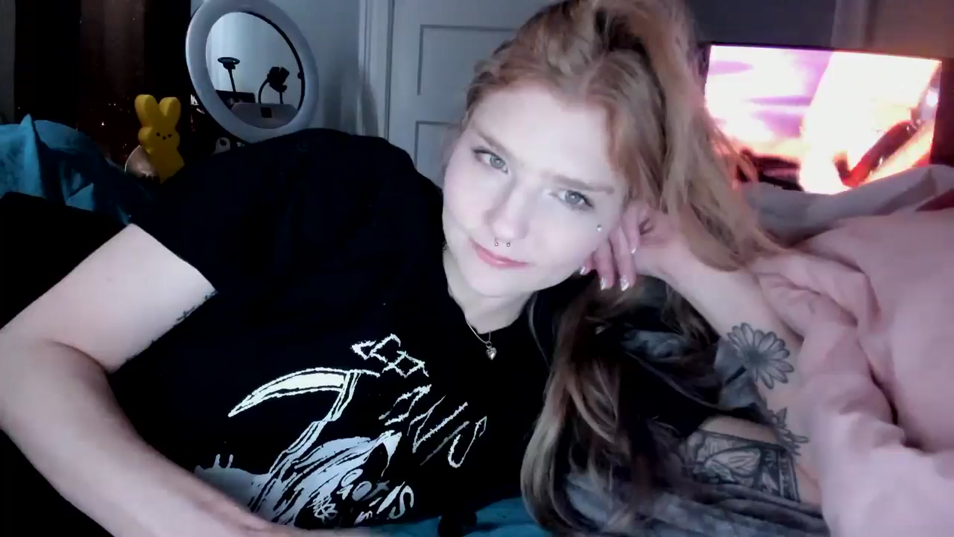 Gallery image thumbnail from DuckChan0's myfreecams stream on, 03/27/2026, 14:57 image 12 of 20