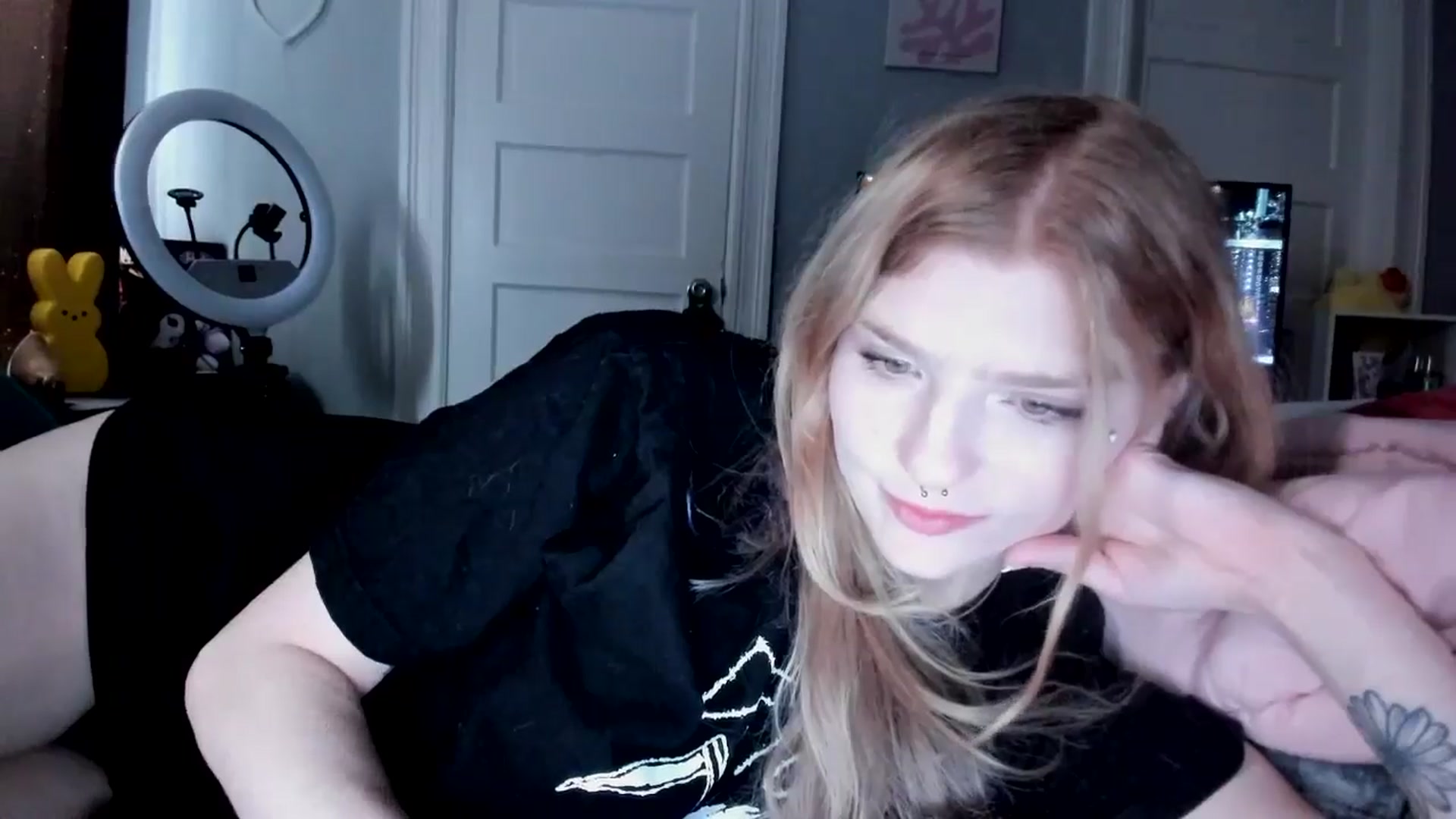 Gallery image thumbnail from DuckChan0's myfreecams stream on, 03/27/2026, 14:57 image 20 of 20