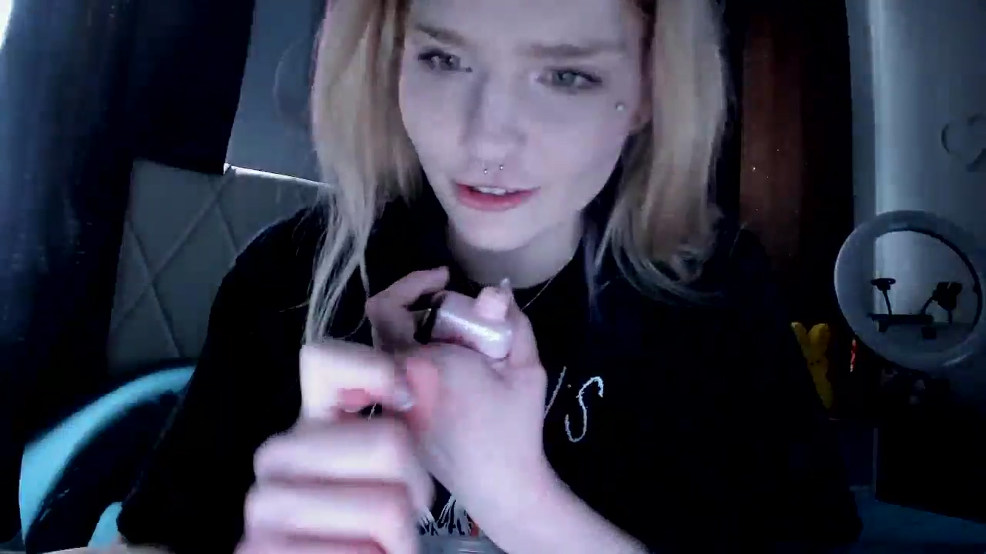Gallery image thumbnail from DuckChan0's myfreecams stream on, 03/27/2026, 14:57 image 6 of 20