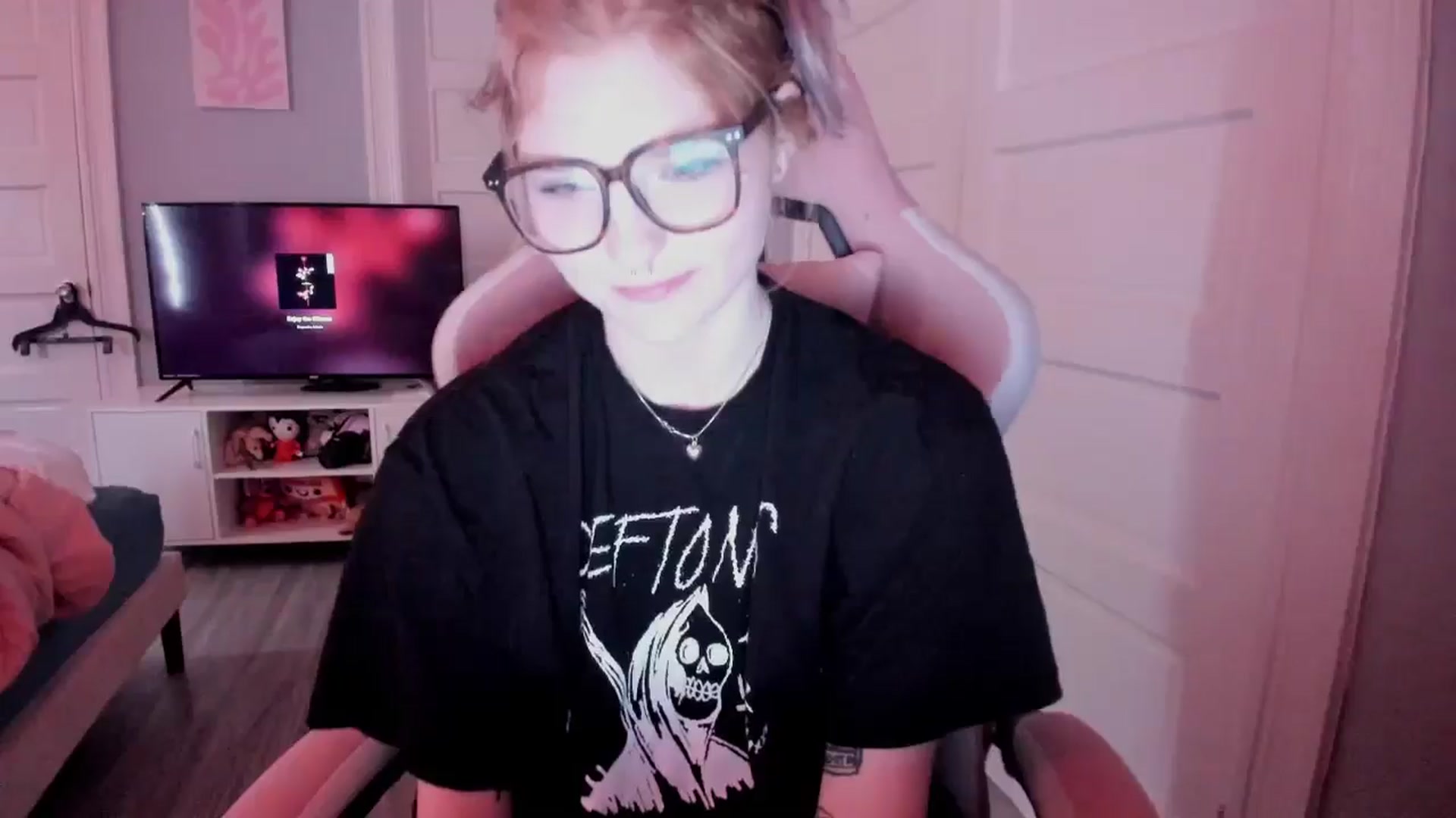 Gallery image thumbnail from DuckChan0's myfreecams stream on, 03/27/2026, 15:41 image 18 of 20