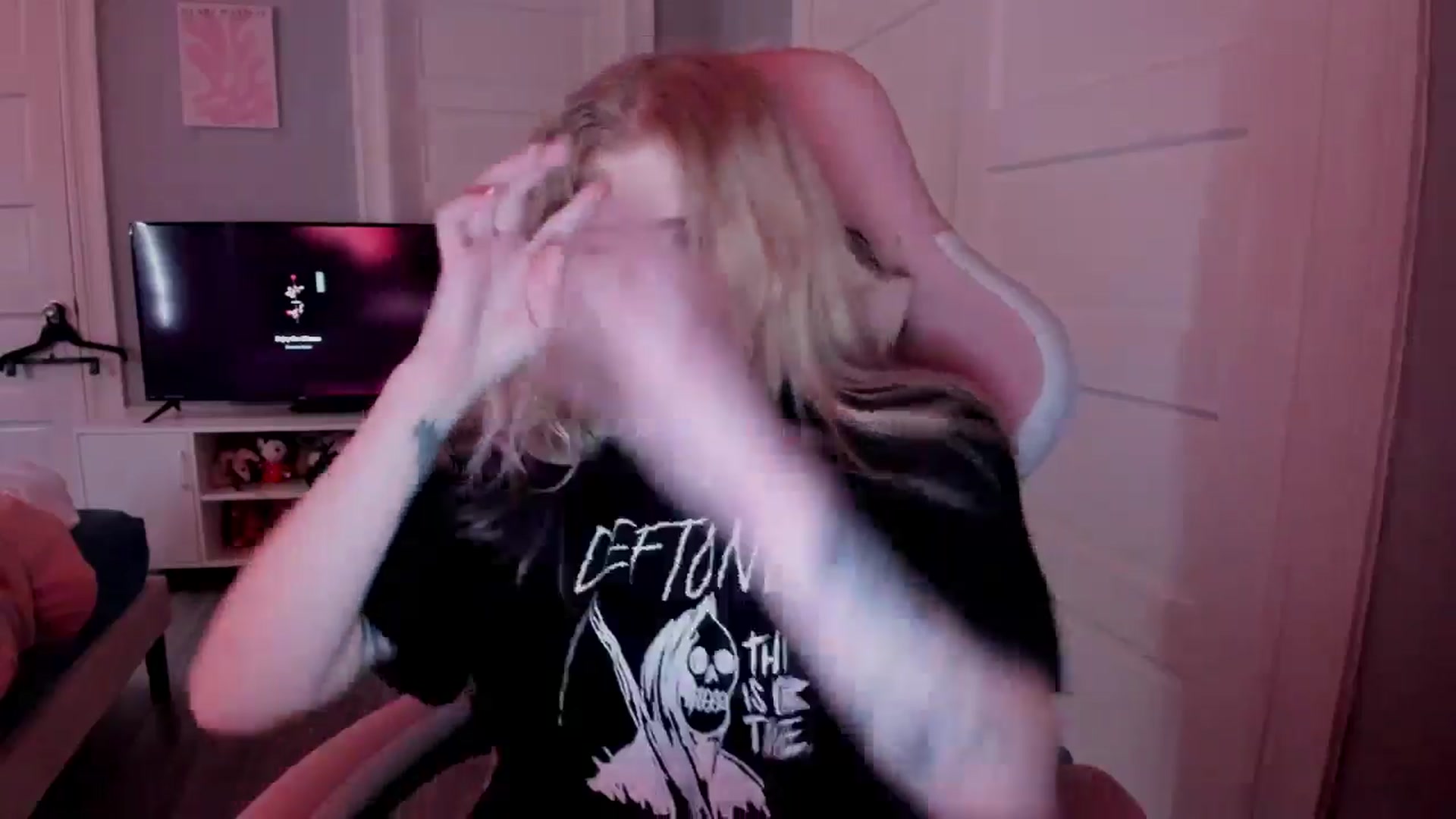 Gallery image thumbnail from DuckChan0's myfreecams stream on, 03/27/2026, 15:41 image 19 of 20