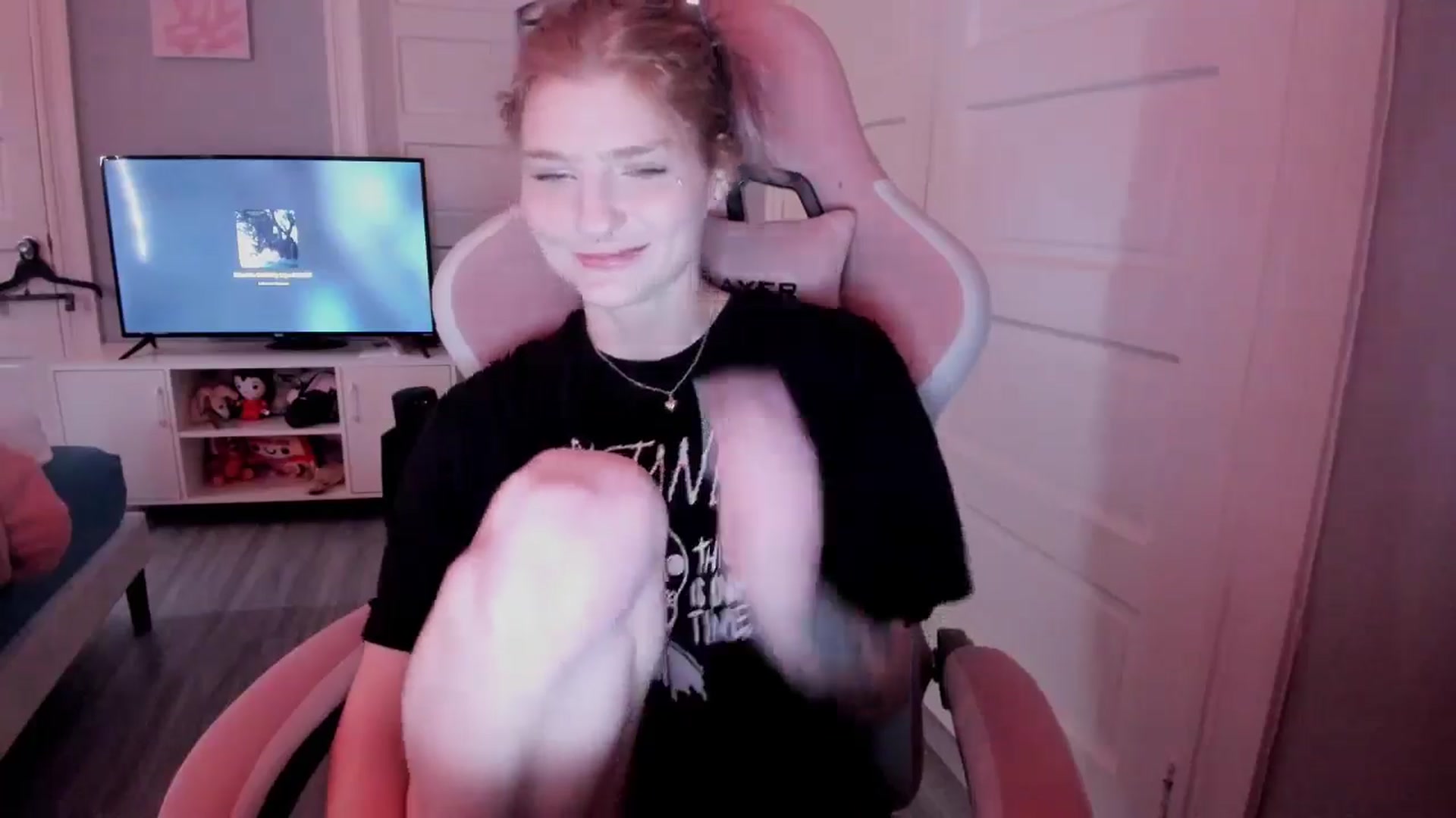 Gallery image thumbnail from DuckChan0's myfreecams stream on, 03/27/2026, 15:41 image 5 of 20