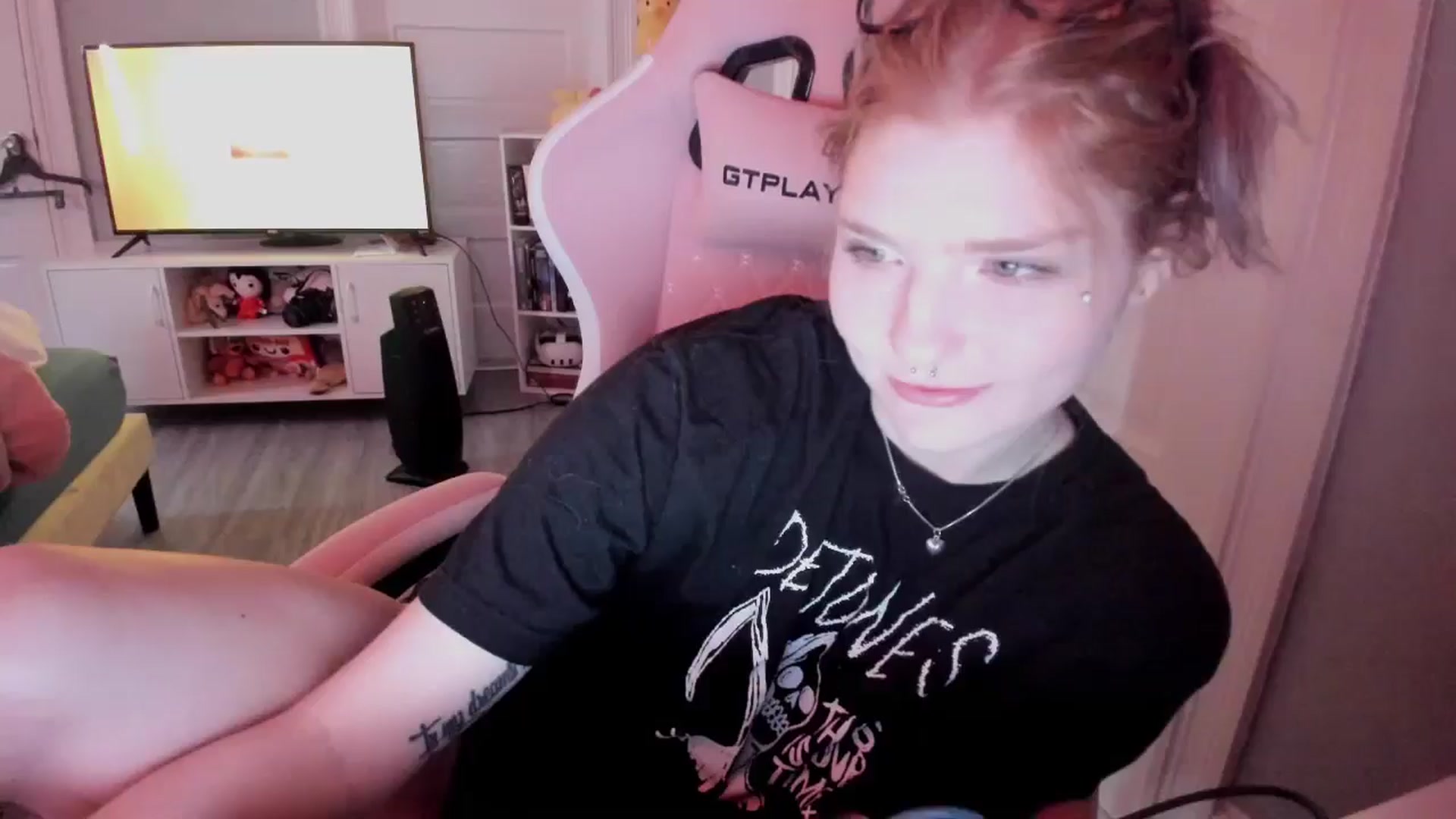 Gallery image thumbnail from DuckChan0's myfreecams stream on, 03/27/2026, 15:41 image 7 of 20