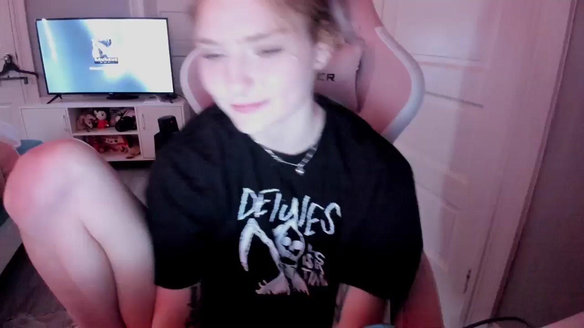 Gallery image thumbnail from DuckChan0's myfreecams stream on, 03/27/2026, 15:41 image 8 of 20