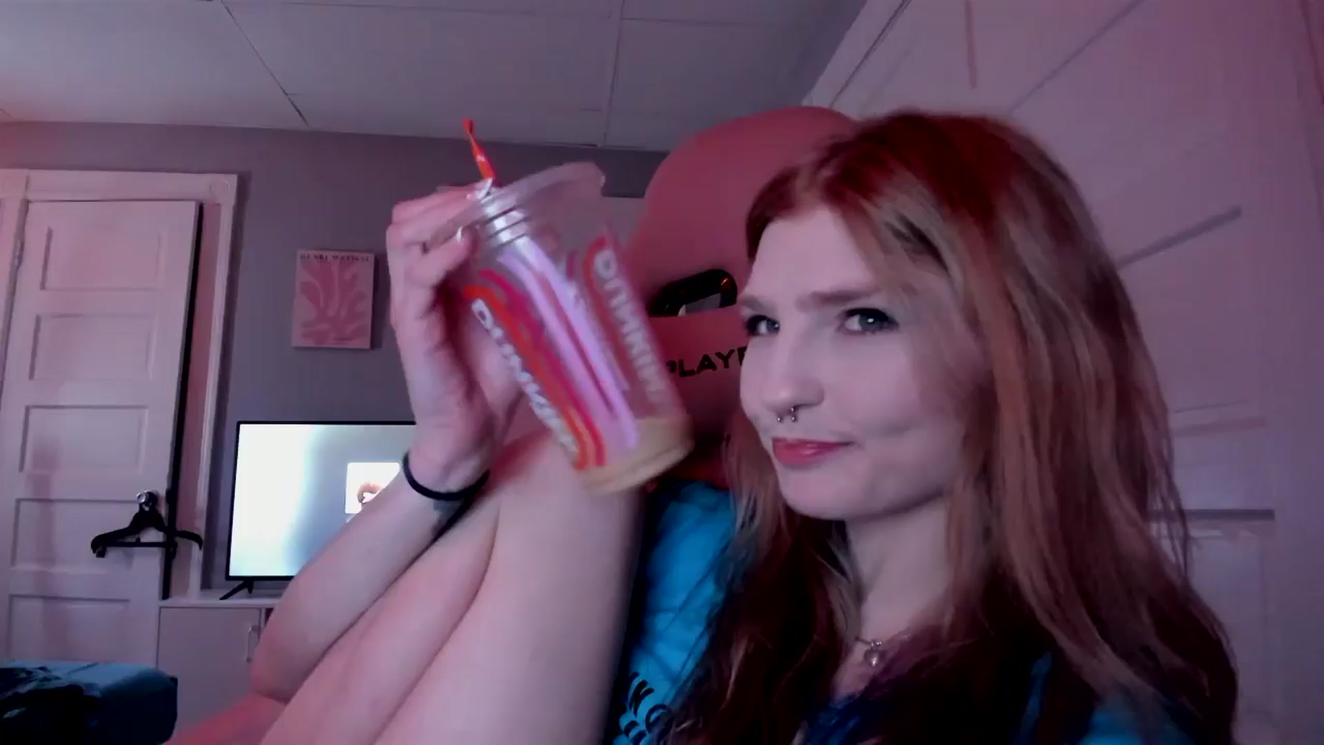 Gallery image thumbnail from DuckChan0's myfreecams stream on, 03/28/2026, 15:51 image 18 of 20