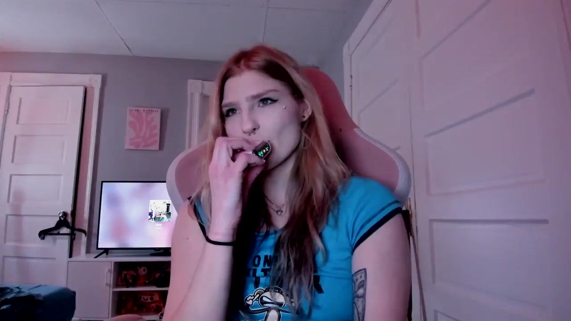Gallery image thumbnail from DuckChan0's myfreecams stream on, 03/28/2026, 15:51 image 11 of 20