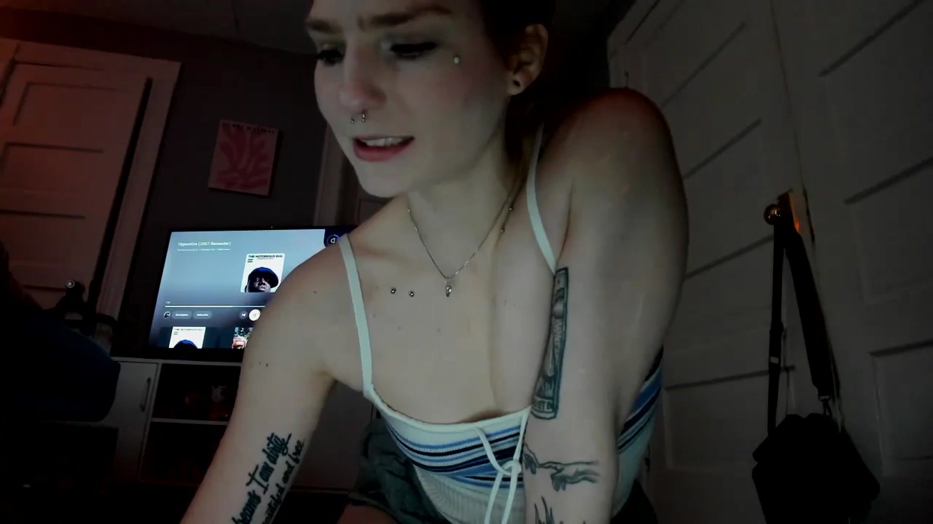 Gallery image thumbnail from DuckChan0's myfreecams stream on, 03/29/2026, 17:56 image 13 of 20