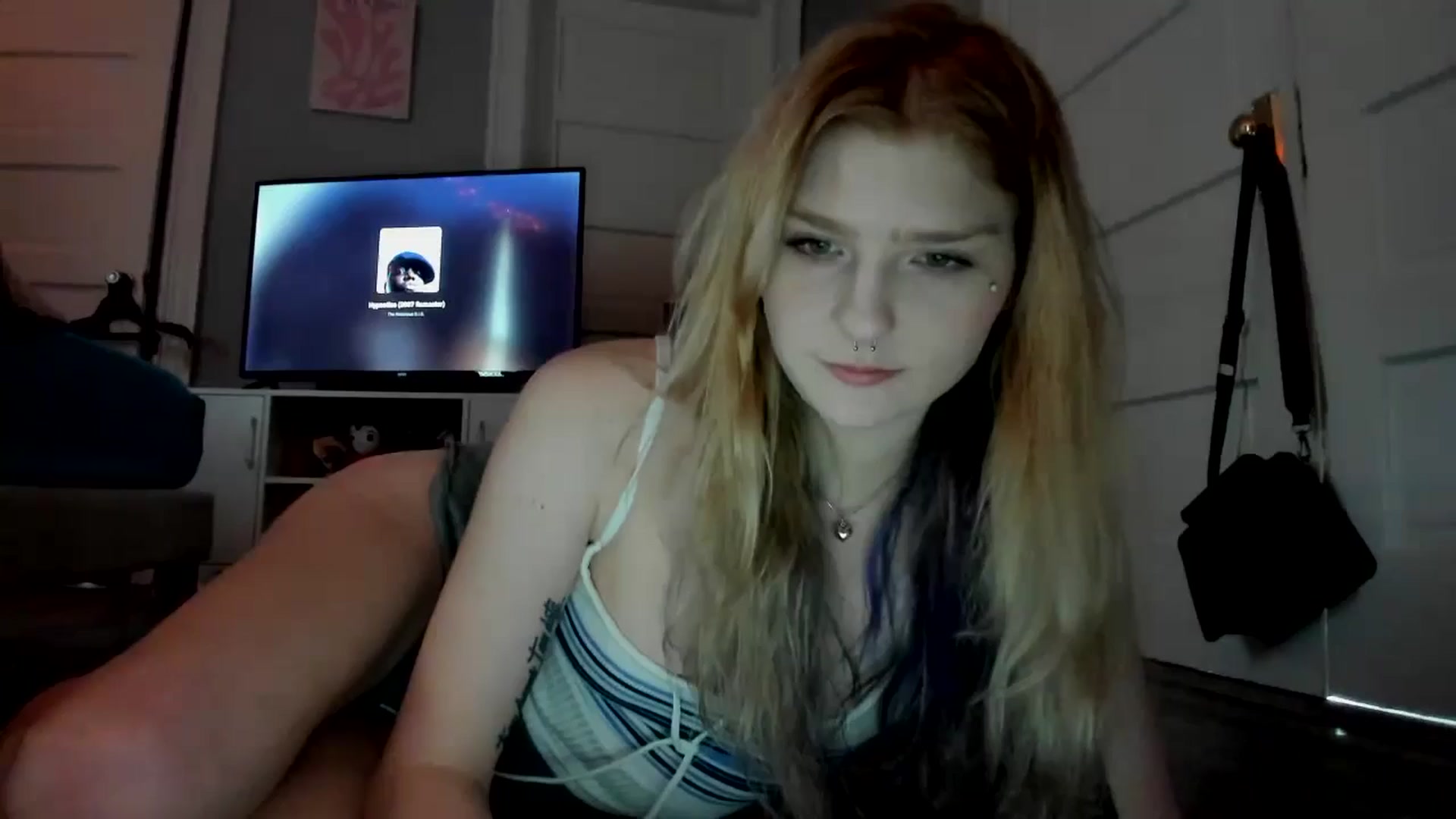 Gallery image thumbnail from DuckChan0's myfreecams stream on, 03/29/2026, 17:56 image 9 of 20