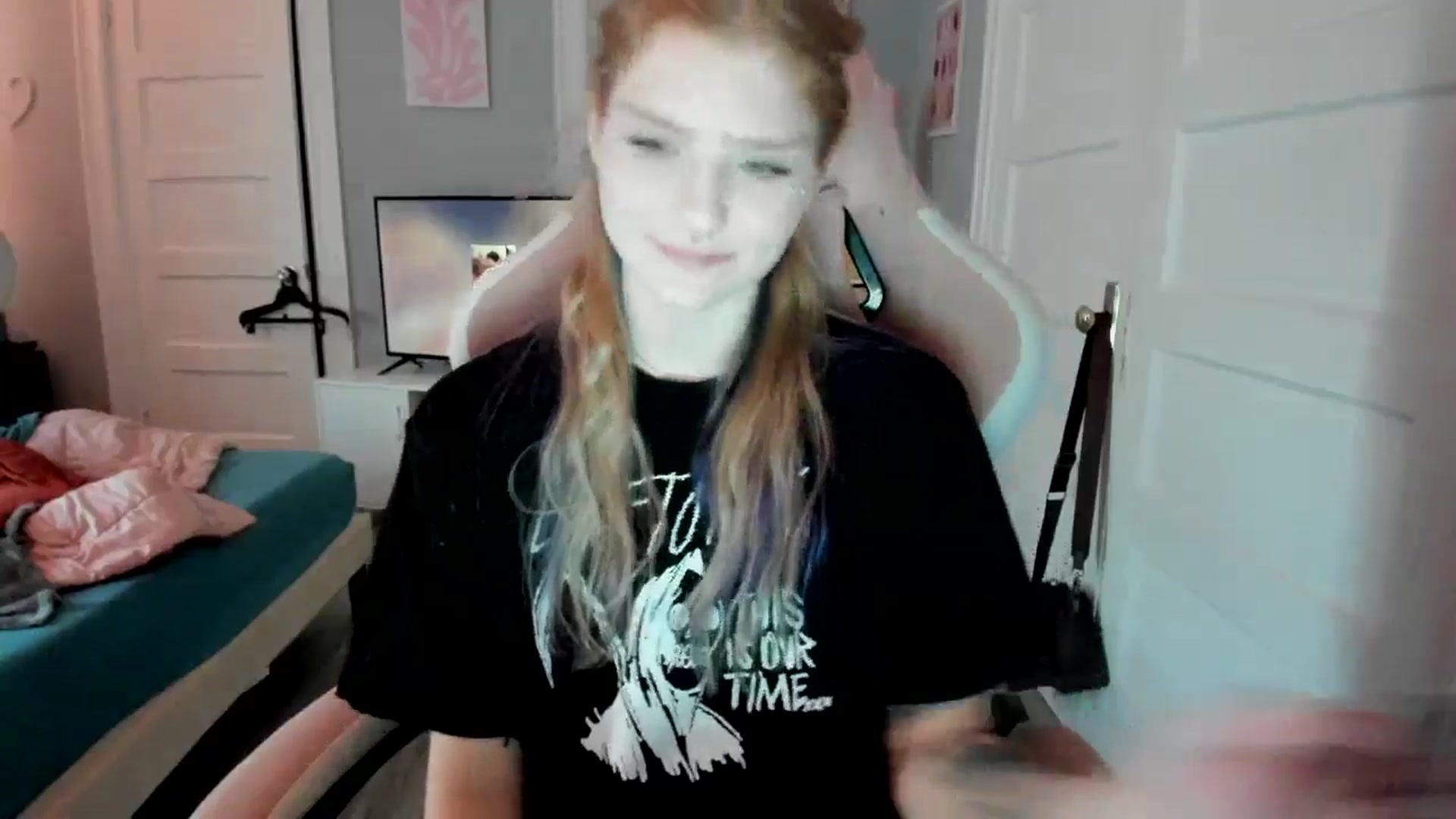 Gallery image thumbnail from DuckChan0's myfreecams stream on, 03/29/2026, 18:32 image 16 of 20
