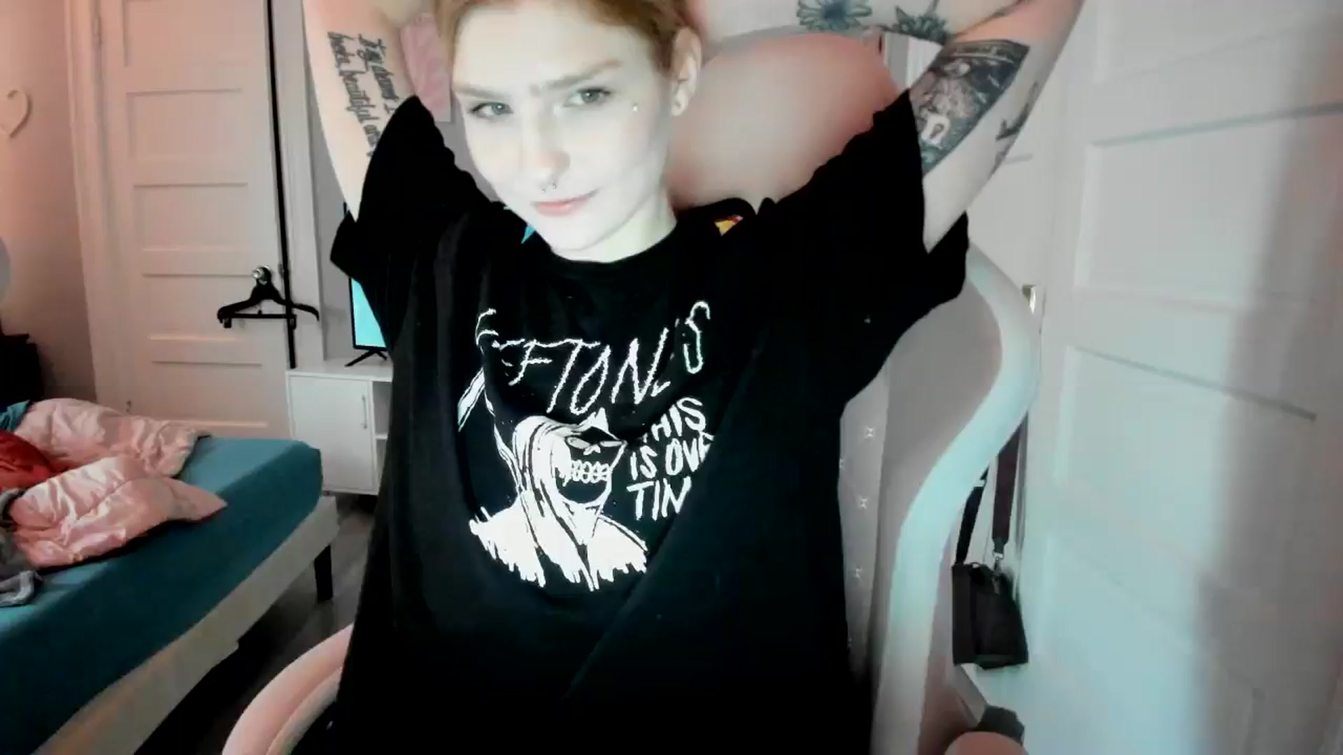 Gallery image thumbnail from DuckChan0's myfreecams stream on, 03/29/2026, 18:32 image 1 of 20