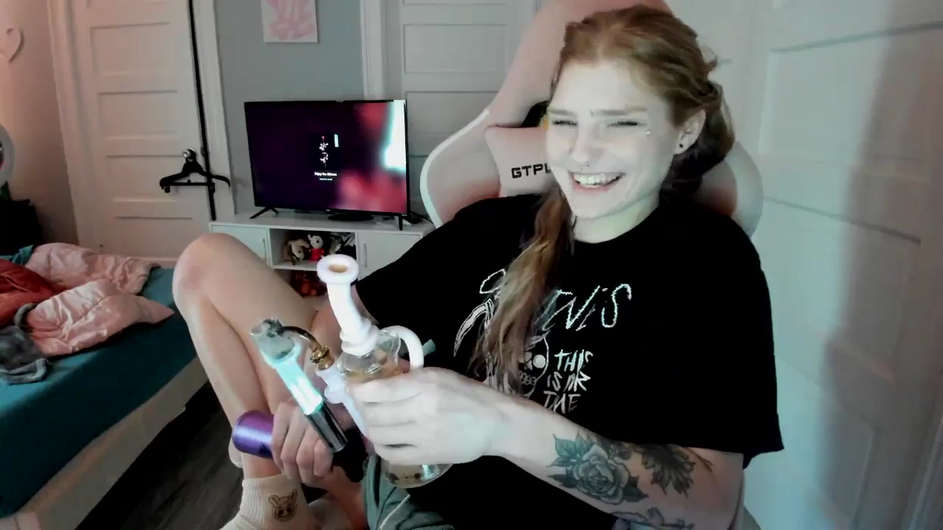 Gallery image thumbnail from DuckChan0's myfreecams stream on, 03/29/2026, 18:32 image 19 of 20