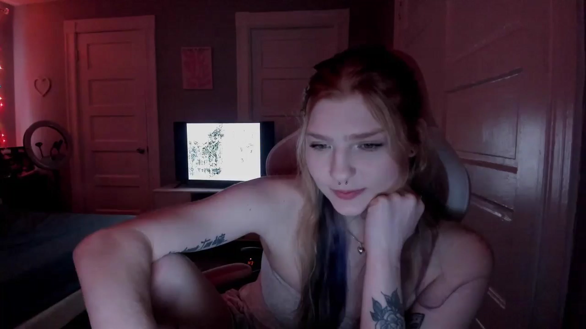 Gallery image thumbnail from DuckChan0's myfreecams stream on, 03/31/2026, 15:37 image 1 of 20