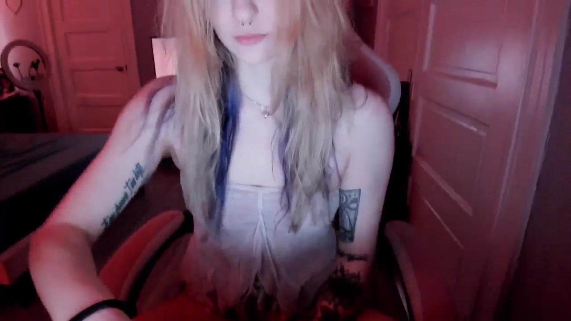 Gallery image thumbnail from DuckChan0's myfreecams stream on, 03/31/2026, 15:37 image 6 of 20