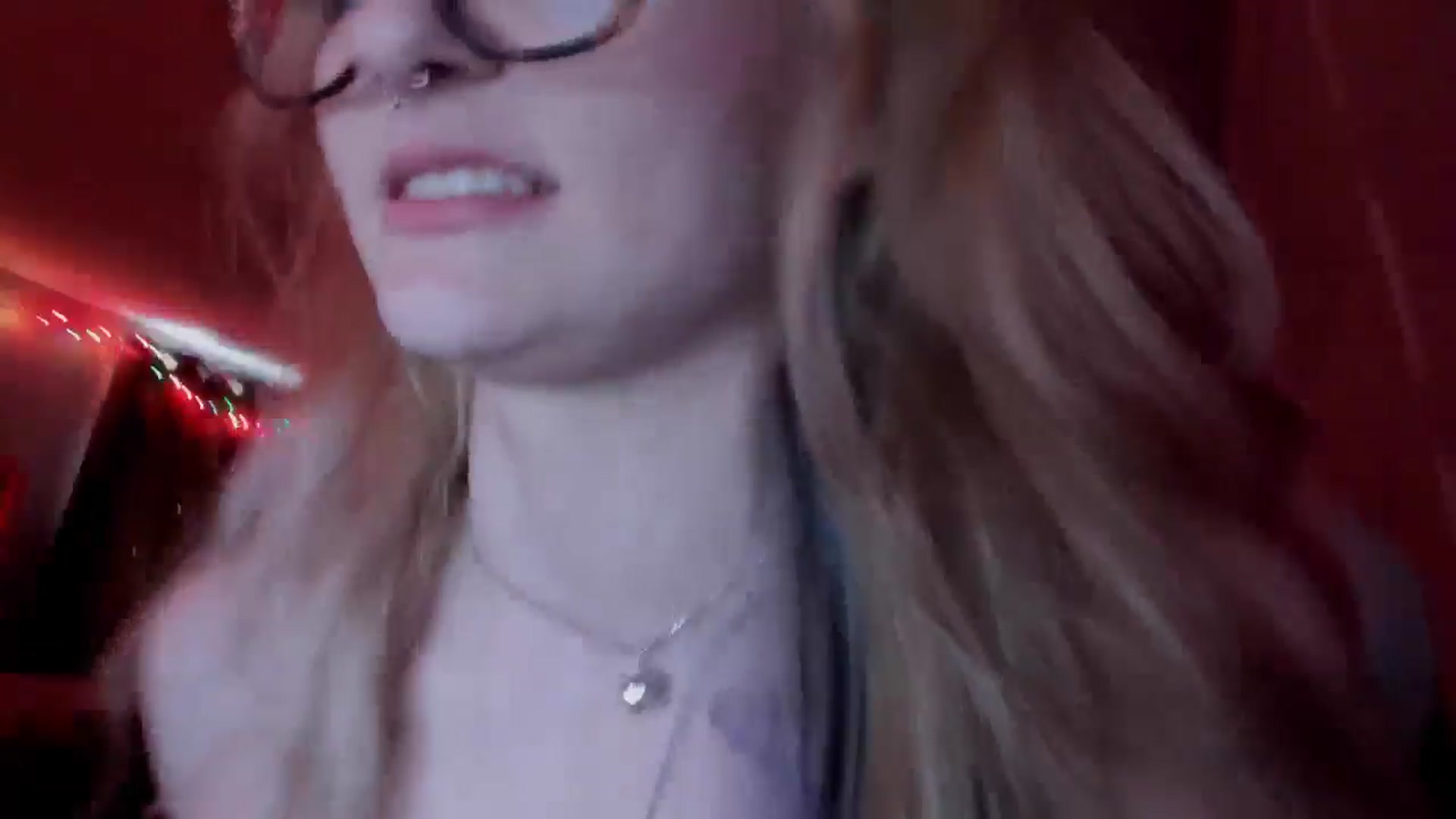 Gallery image thumbnail from DuckChan0's myfreecams stream on, 03/31/2026, 15:37 image 20 of 20