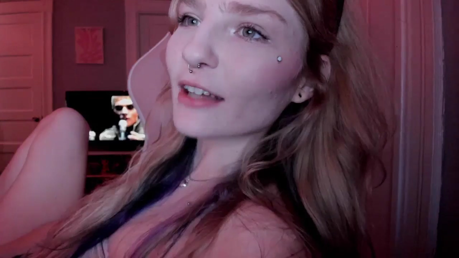 Gallery image thumbnail from DuckChan0's myfreecams stream on, 03/31/2026, 15:37 image 18 of 20