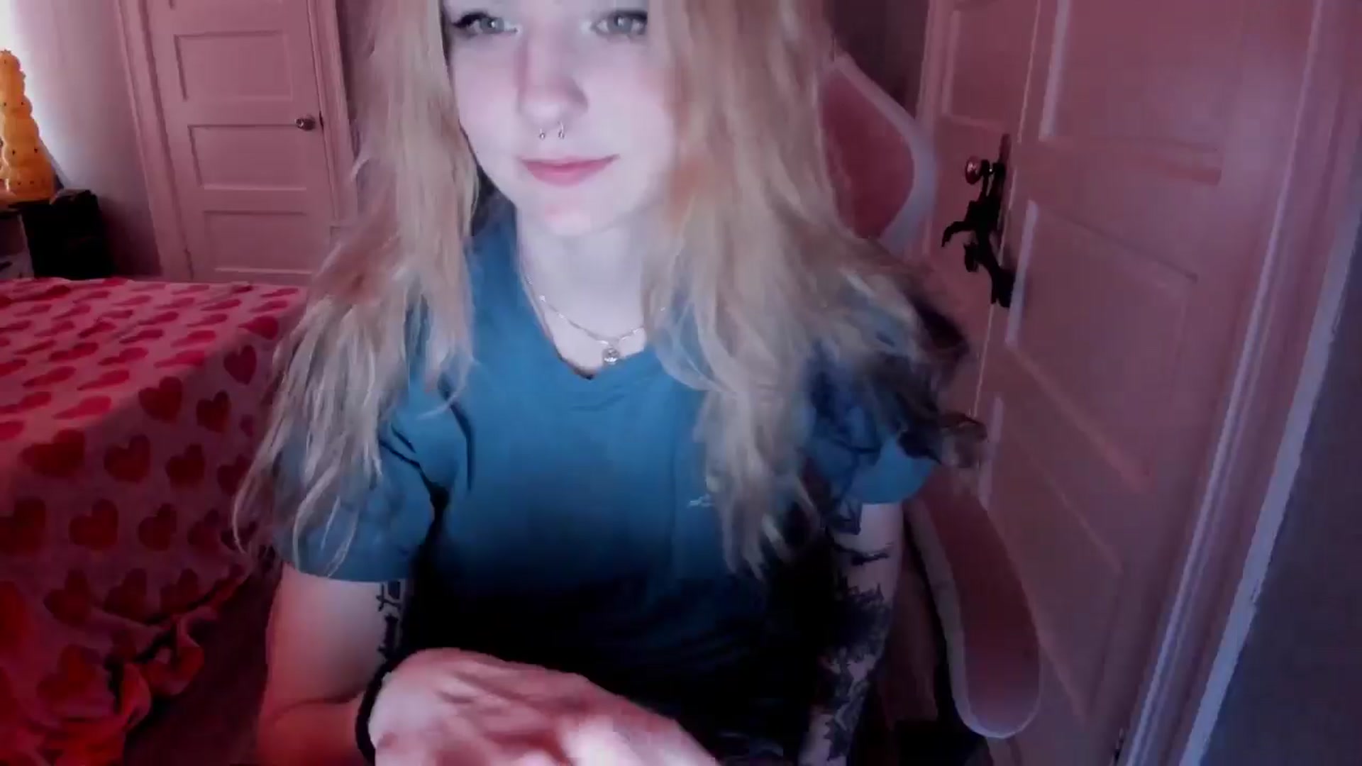 Gallery image thumbnail from DuckChan0's myfreecams stream on, 04/01/2026, 15:19 image 3 of 20