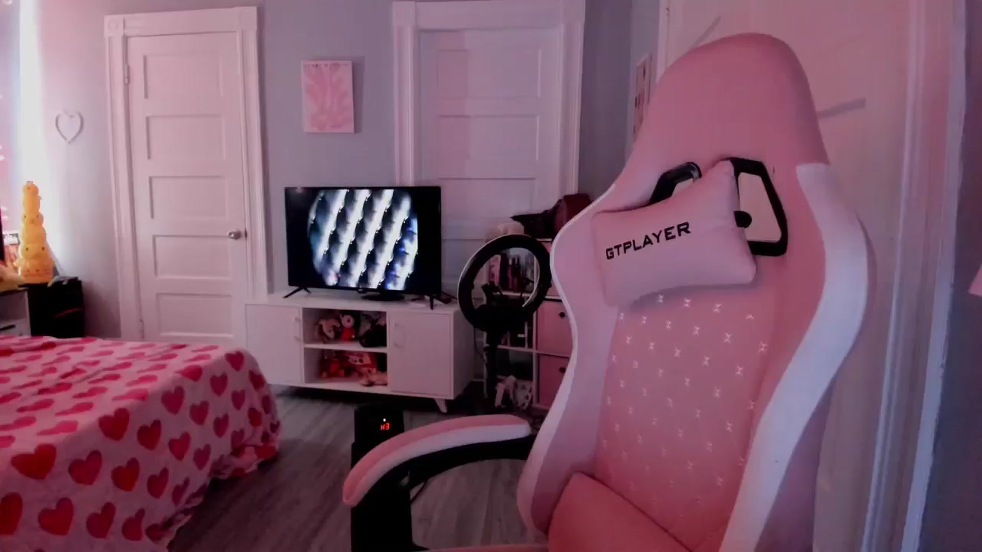 Gallery image thumbnail from DuckChan0's myfreecams stream on, 04/01/2026, 15:19 image 1 of 20
