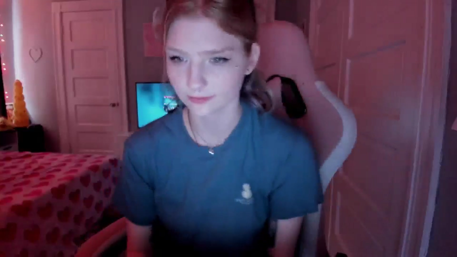 Gallery image thumbnail from DuckChan0's myfreecams stream on, 04/01/2026, 15:19 image 8 of 20