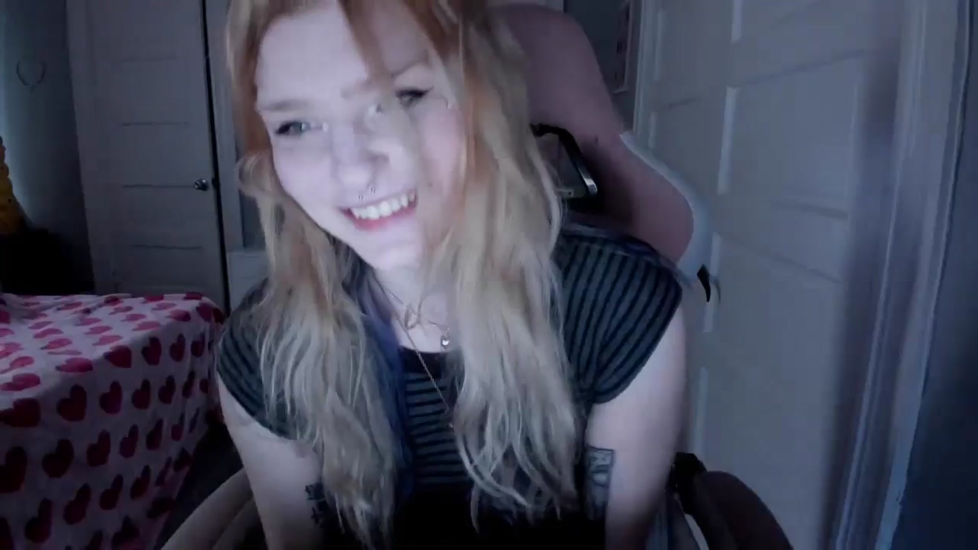 Gallery image thumbnail from DuckChan0's myfreecams stream on, 04/02/2026, 13:22 image 19 of 20