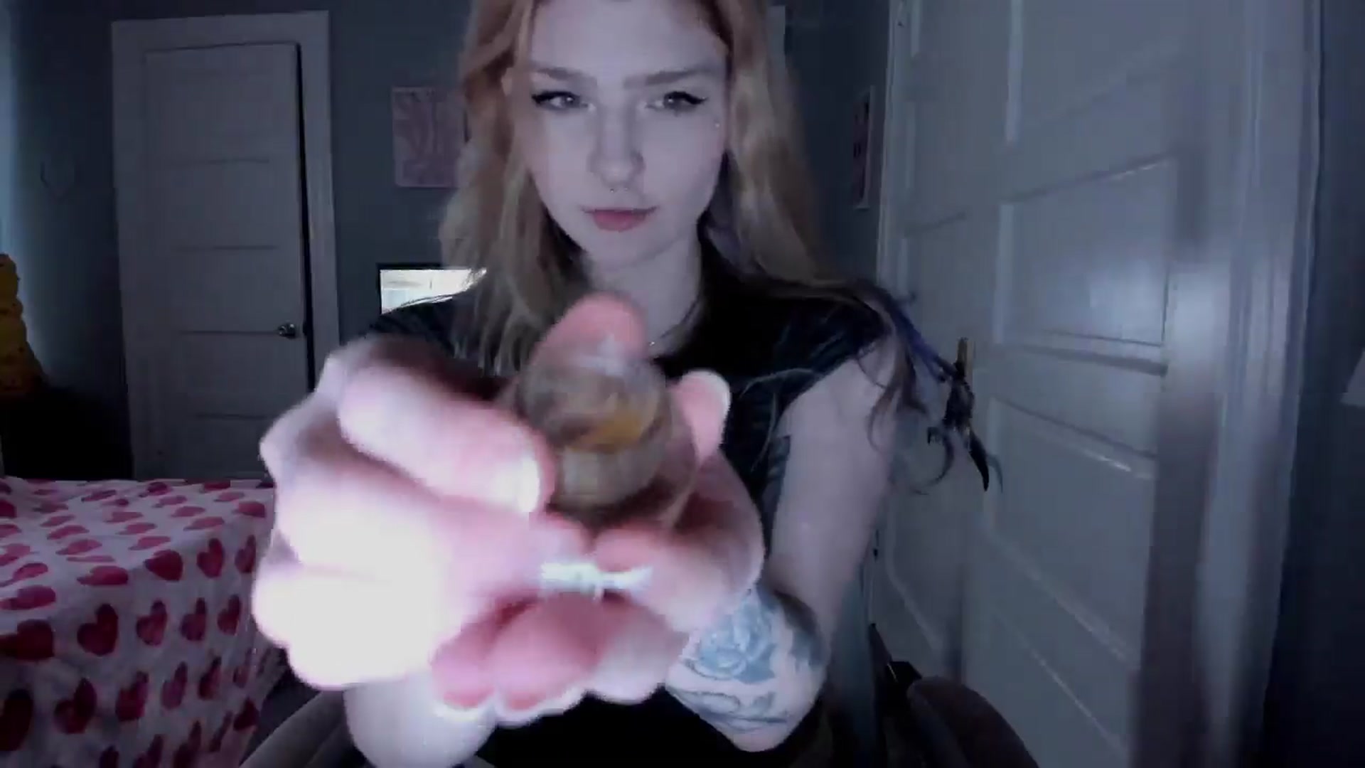 Gallery image thumbnail from DuckChan0's myfreecams stream on, 04/02/2026, 13:22 image 13 of 20