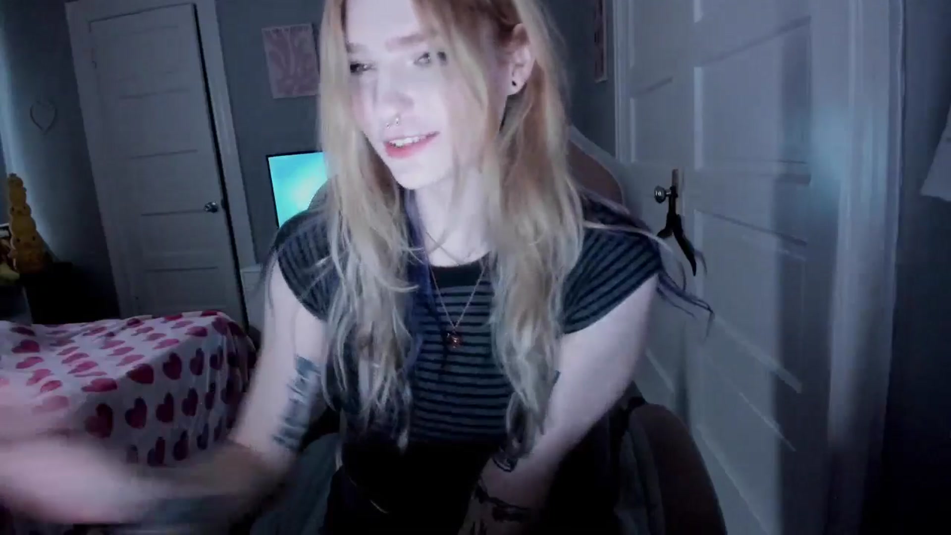 Gallery image thumbnail from DuckChan0's myfreecams stream on, 04/02/2026, 13:22 image 7 of 20