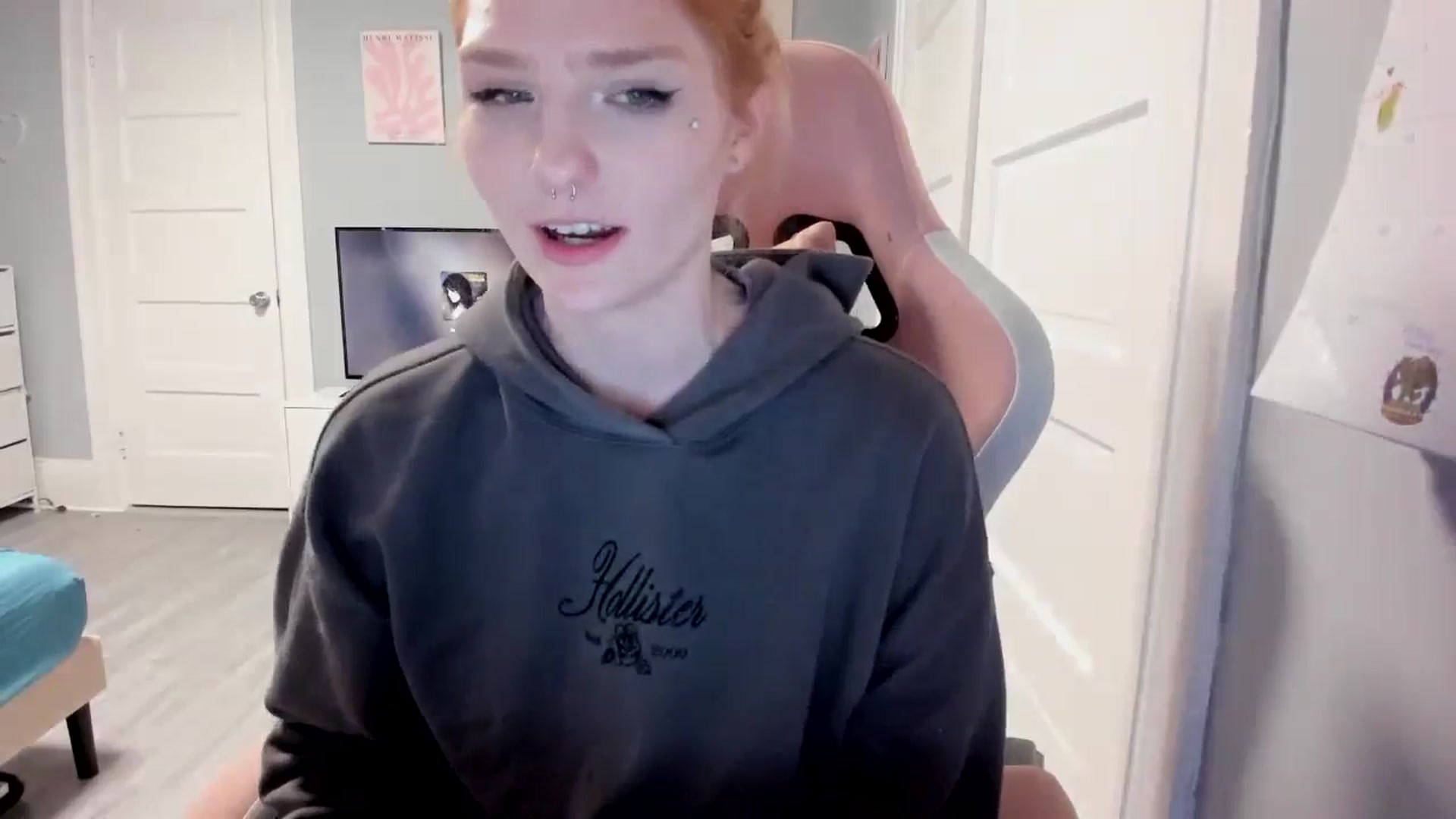 Gallery image thumbnail from DuckChan0's myfreecams stream on, 04/03/2026, 17:10 image 16 of 20
