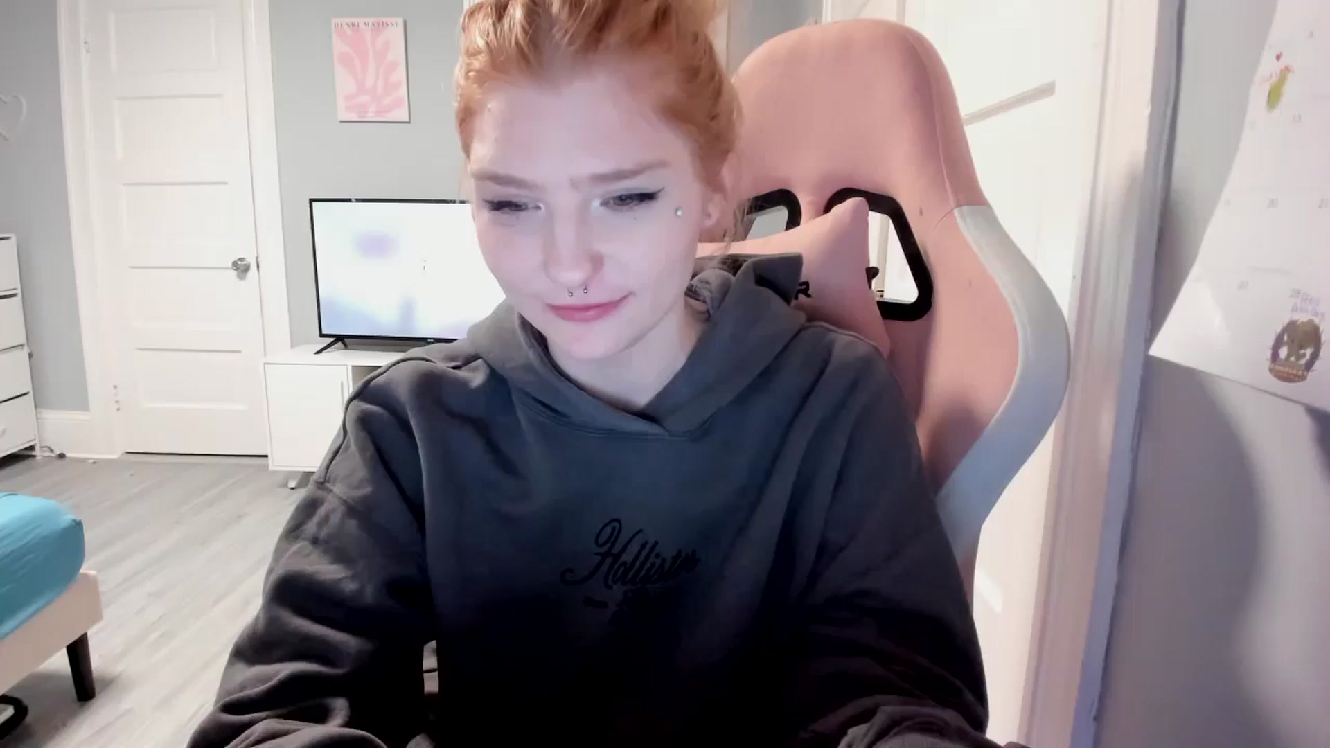 Gallery image thumbnail from DuckChan0's myfreecams stream on, 04/03/2026, 17:10 image 17 of 20