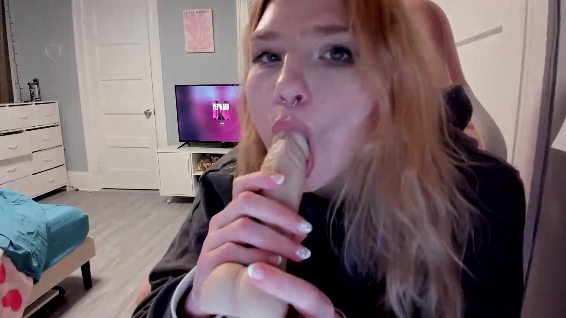 Gallery image thumbnail from DuckChan0's myfreecams stream on, 04/03/2026, 17:10 image 12 of 20