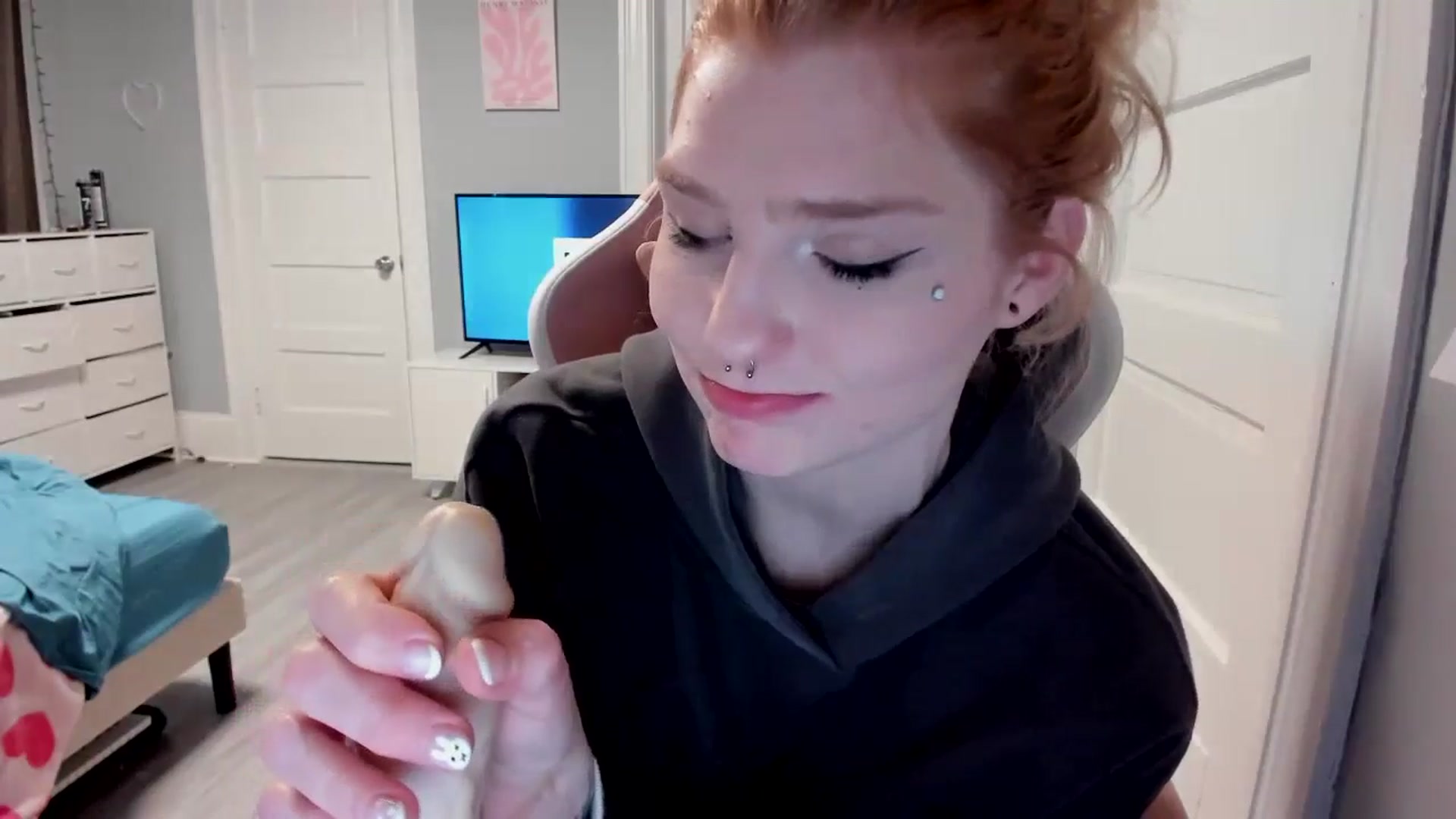 Gallery image thumbnail from DuckChan0's myfreecams stream on, 04/03/2026, 17:10 image 14 of 20