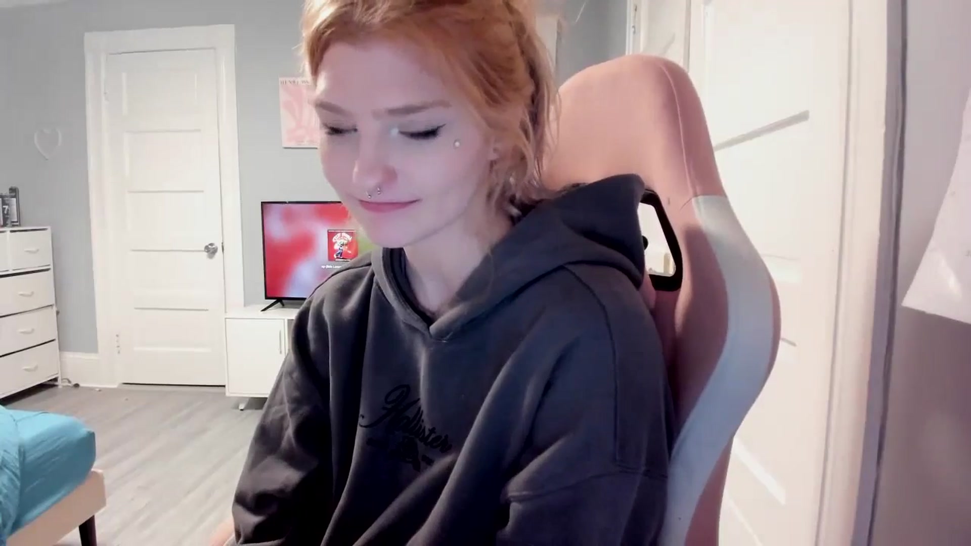 Gallery image thumbnail from DuckChan0's myfreecams stream on, 04/03/2026, 17:10 image 5 of 20