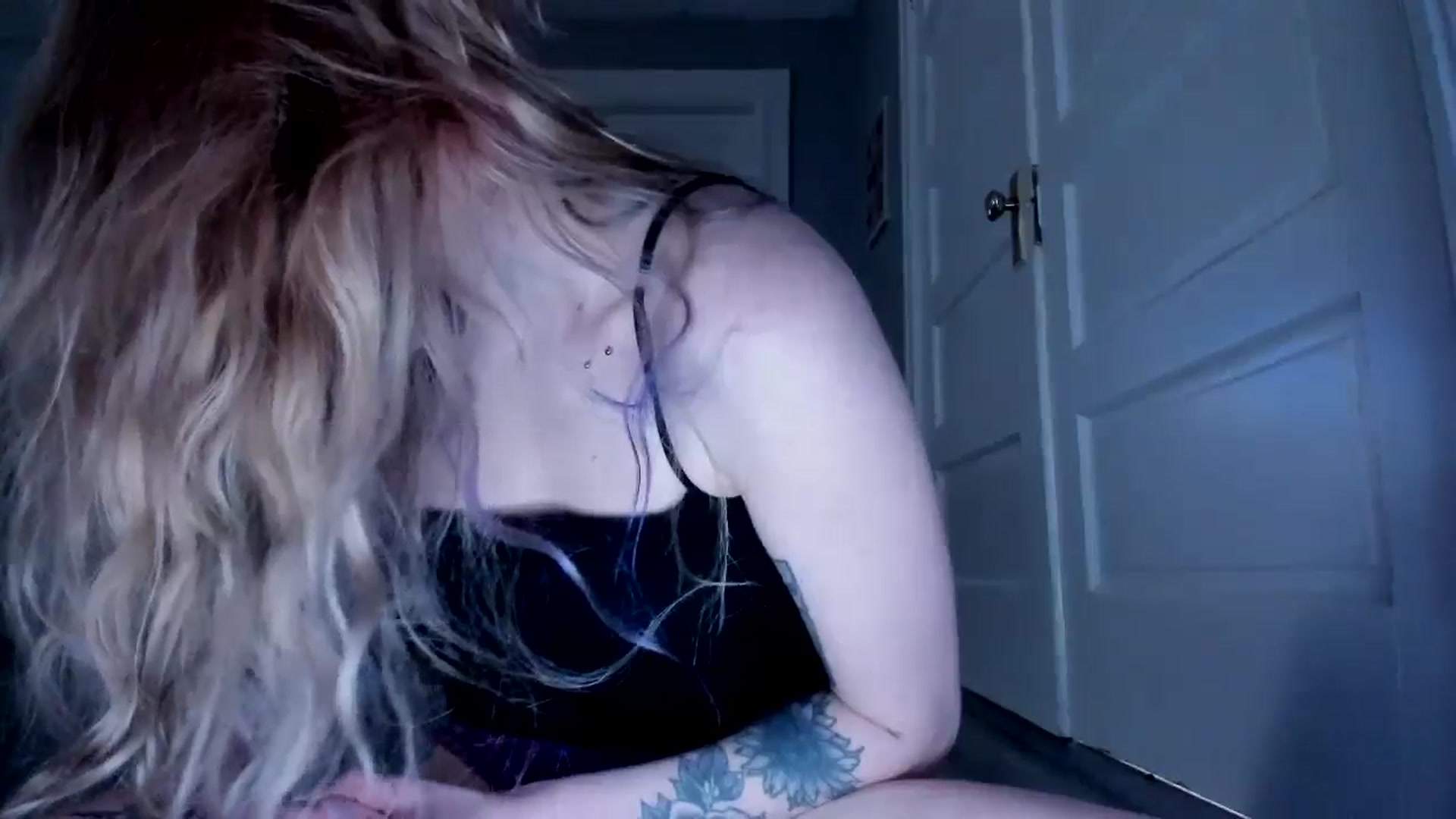 Gallery image thumbnail from DuckChan0's myfreecams stream on, 04/04/2026, 16:36 image 9 of 20