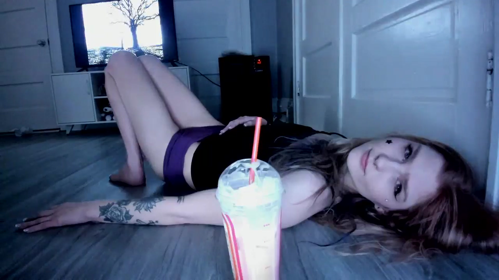 Gallery image thumbnail from DuckChan0's myfreecams stream on, 04/04/2026, 16:36 image 14 of 20