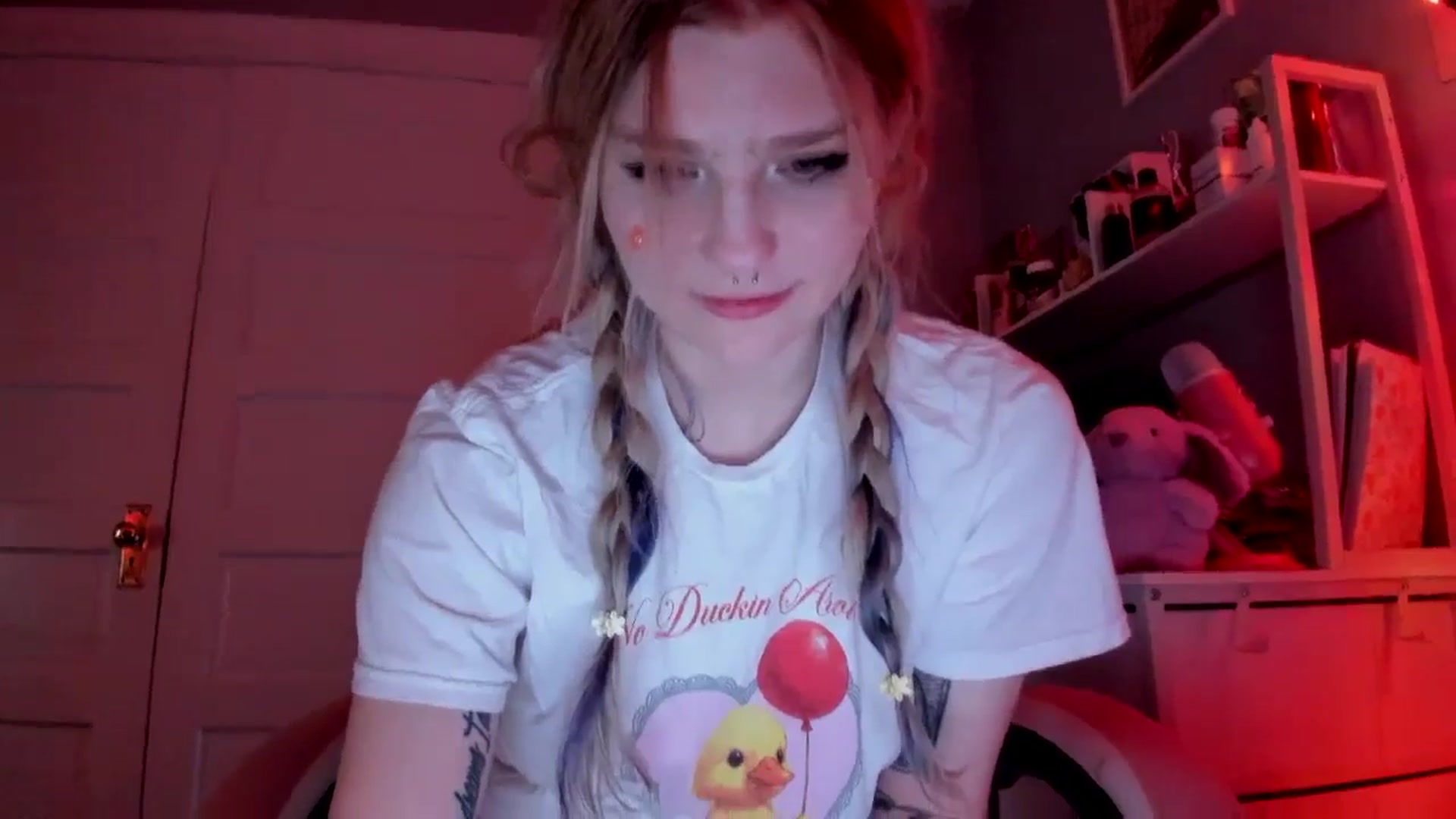 Gallery image thumbnail from DuckChan0's myfreecams stream on, 04/06/2026, 01:46 image 13 of 20