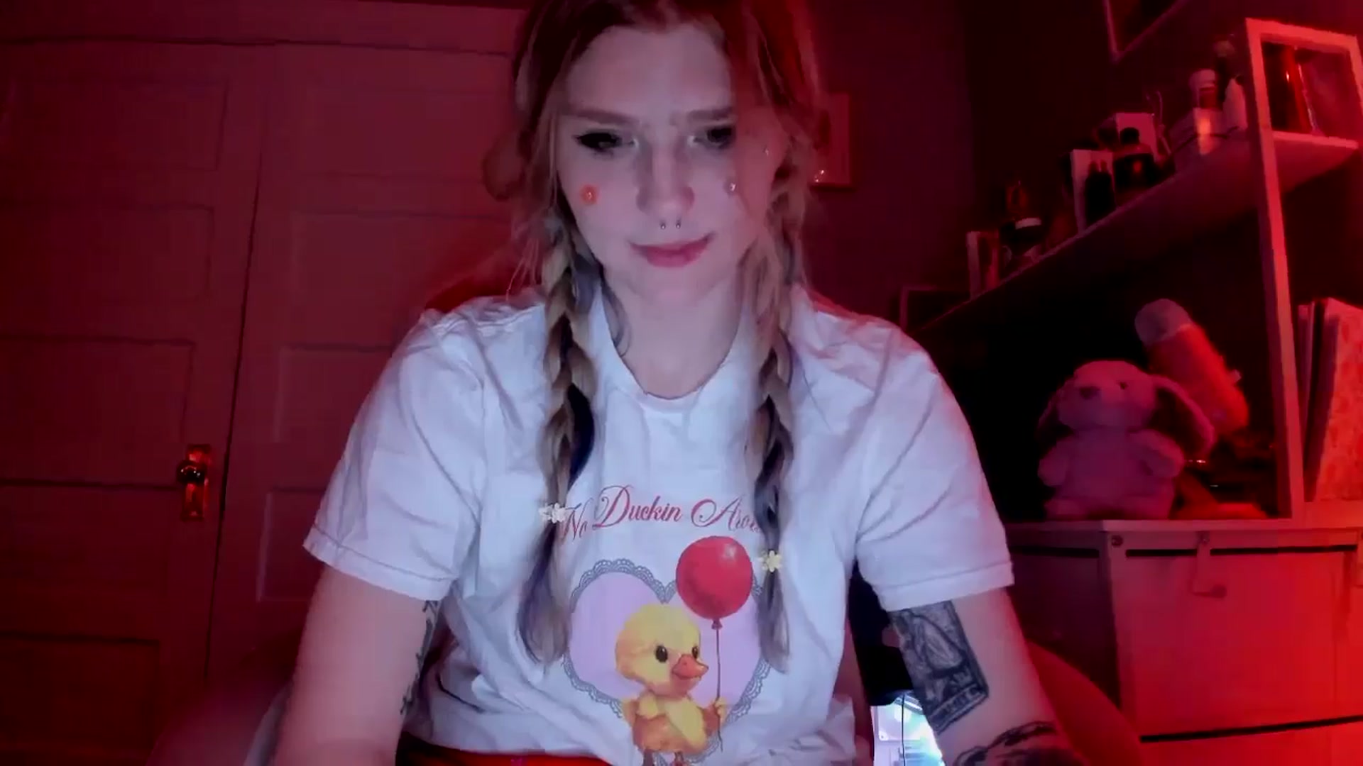 Gallery image thumbnail from DuckChan0's myfreecams stream on, 04/06/2026, 01:46 image 10 of 20