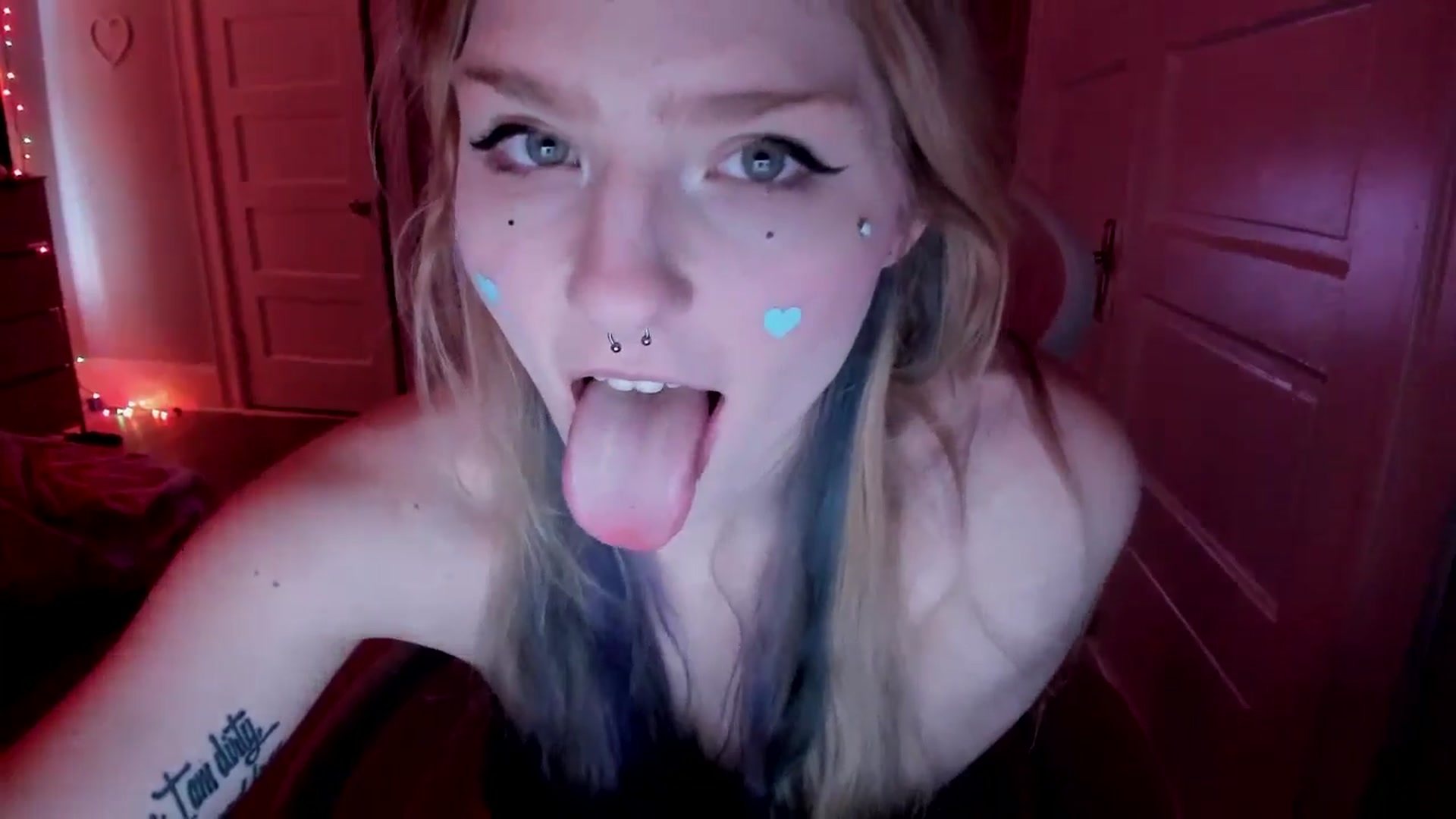 Gallery image thumbnail from DuckChan0's myfreecams stream on, 04/06/2026, 16:24 image 13 of 20