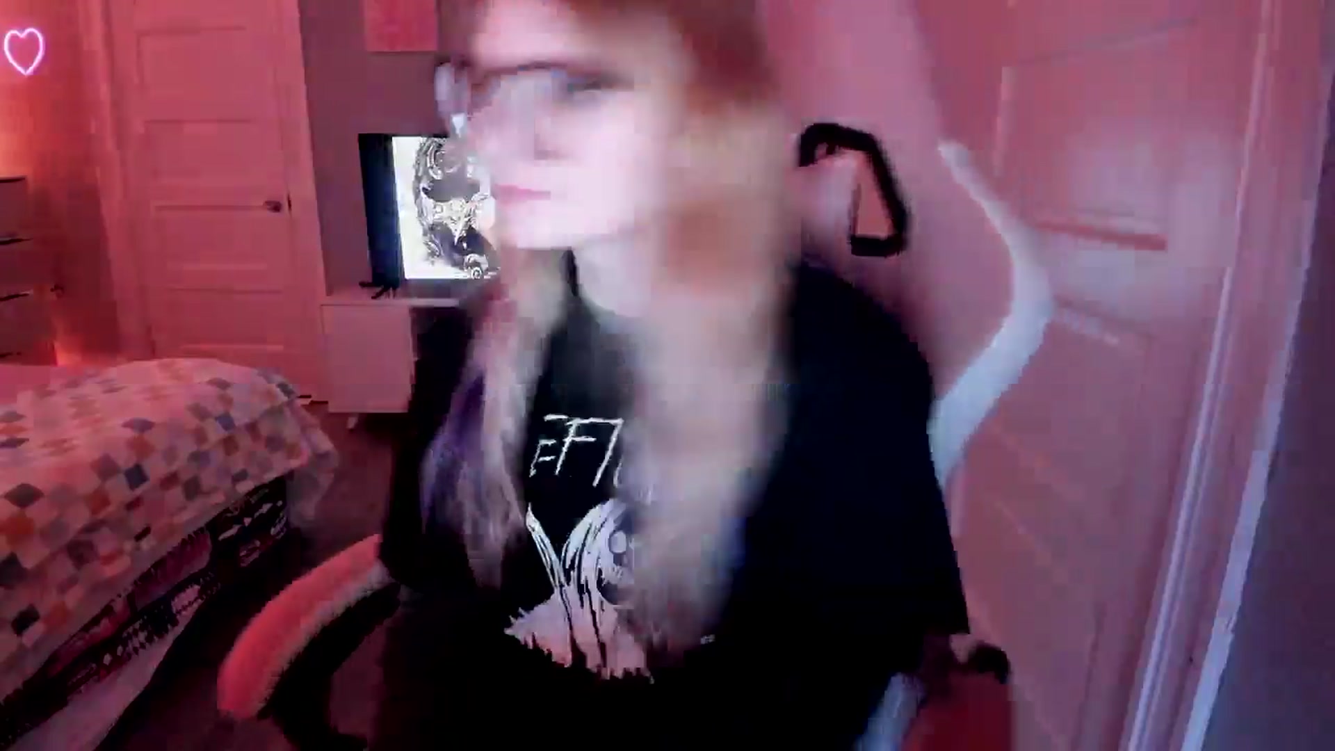 Gallery image thumbnail from DuckChan0's myfreecams stream on, 04/07/2026, 16:00 image 18 of 20