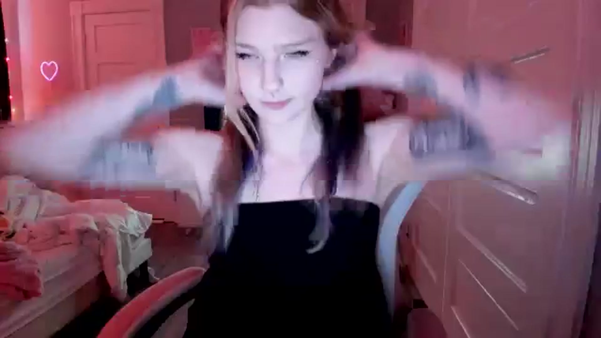 Gallery image thumbnail from DuckChan0's myfreecams stream on, 04/08/2026, 19:08 image 9 of 20