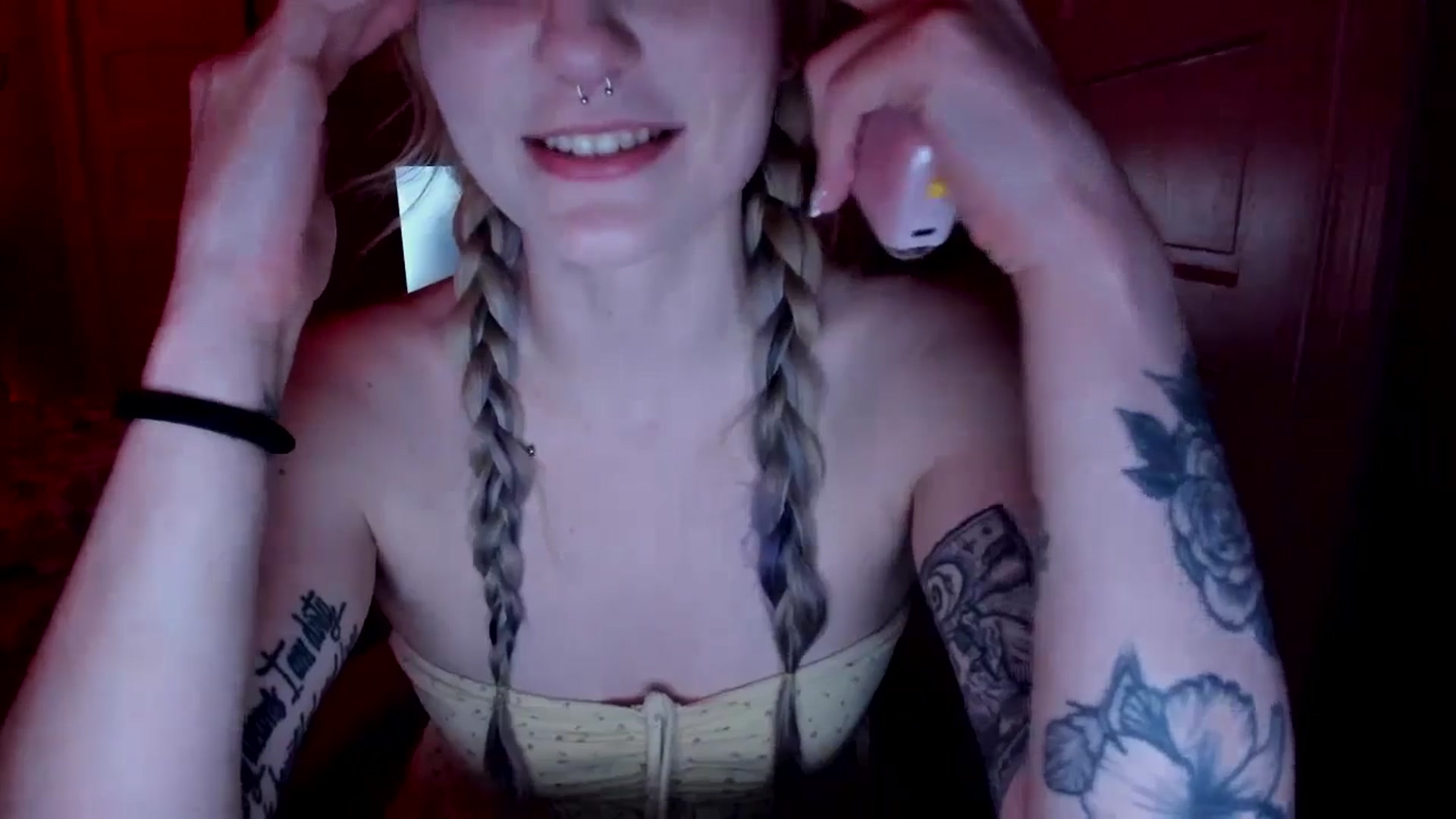 Gallery image thumbnail from DuckChan0's myfreecams stream on, 04/11/2026, 24:38 image 3 of 20